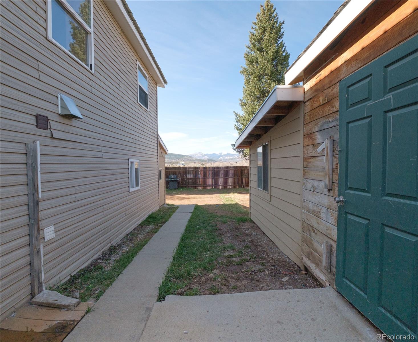 695 E Agate Avenue