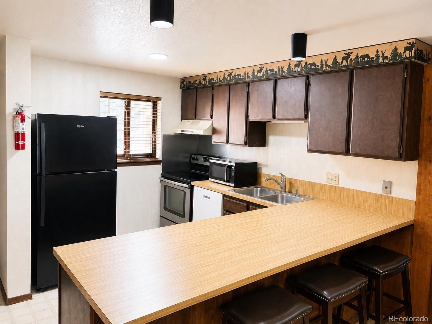 214 GCR 702/Village Dr Unit: 17-201