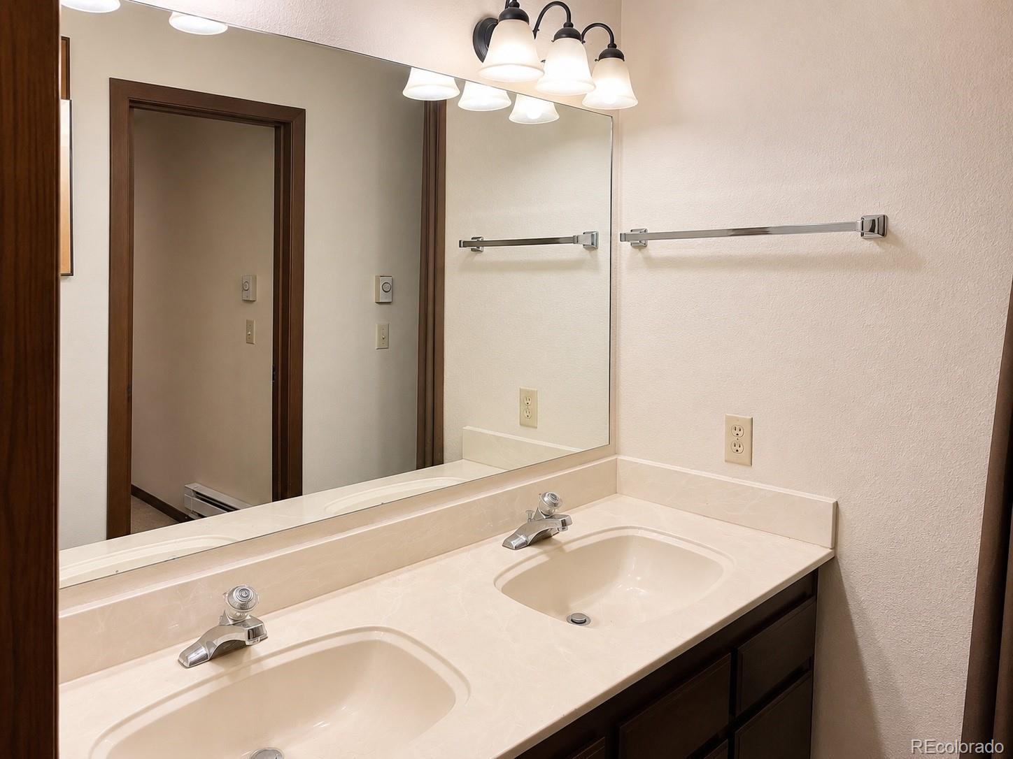 214 GCR 702/Village Dr Unit: 17-201