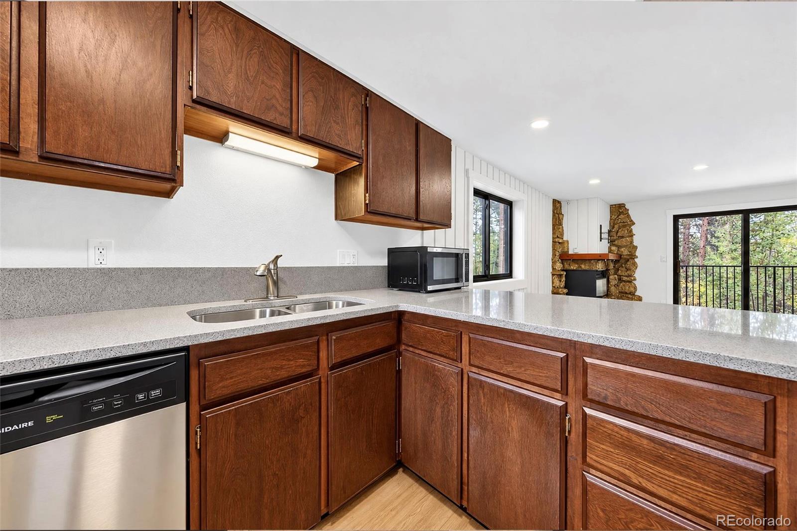 214 GCR 702/Village Dr Unit: 17-201