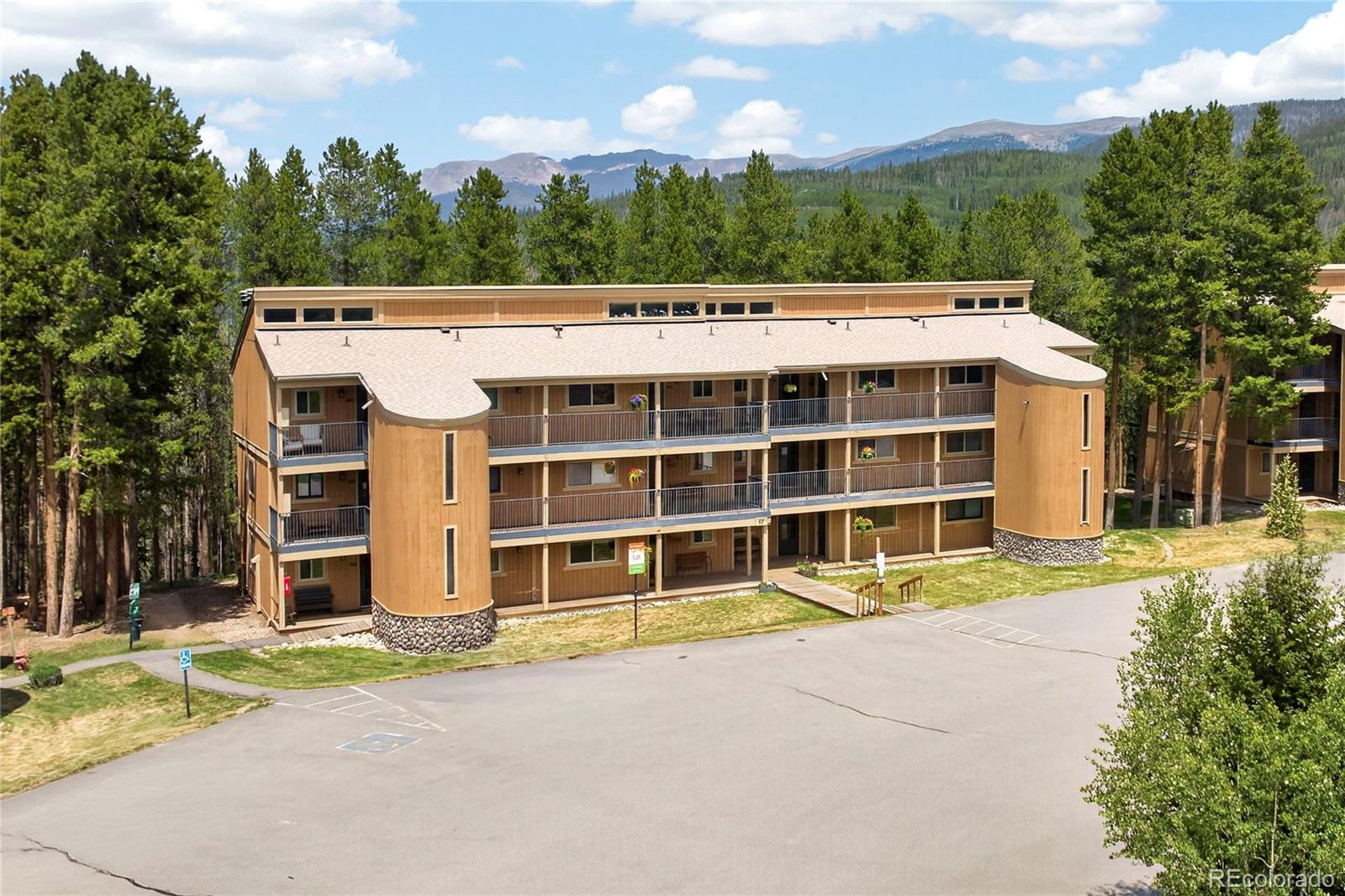 214 GCR 702/Village Dr Unit: 17-201