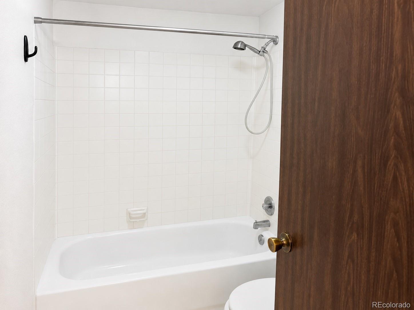 214 GCR 702/Village Dr Unit: 17-201