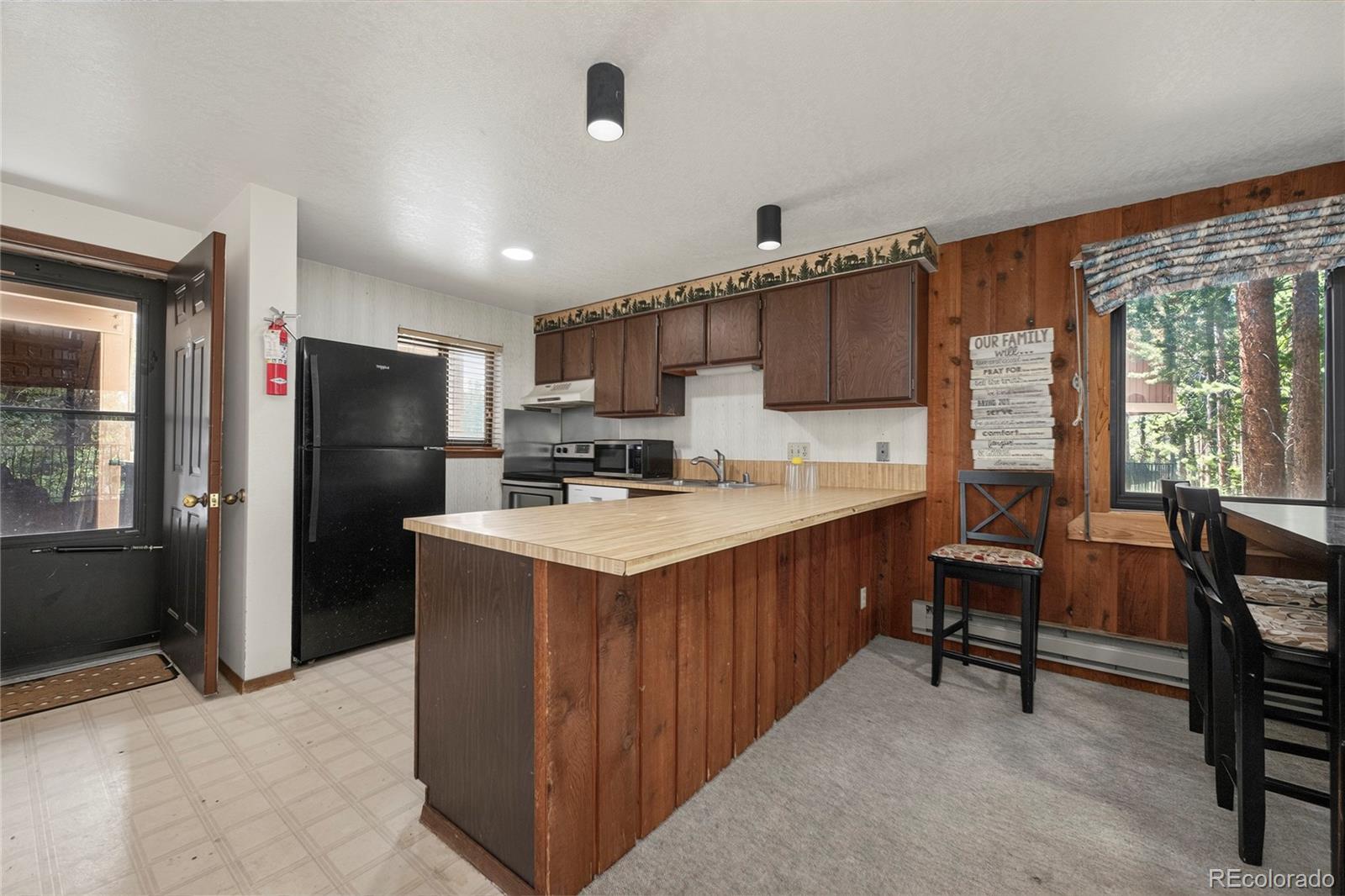 214 GCR 702/Village Dr Unit: 17-201