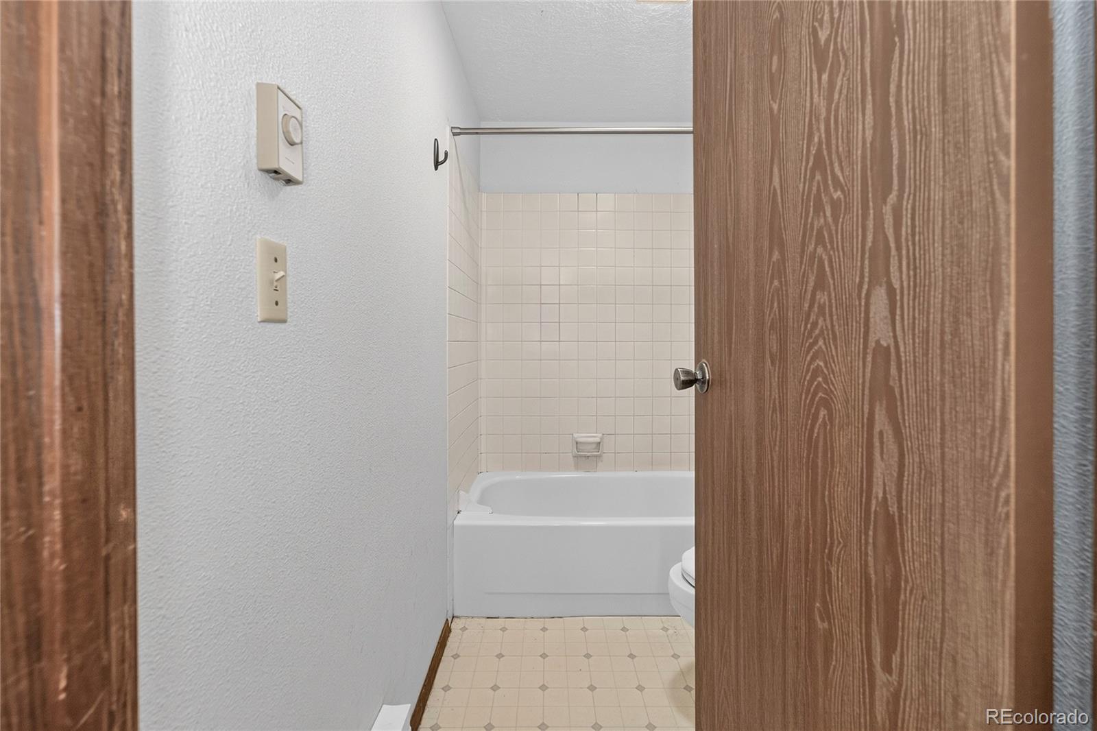 214 GCR 702/Village Dr Unit: 17-201