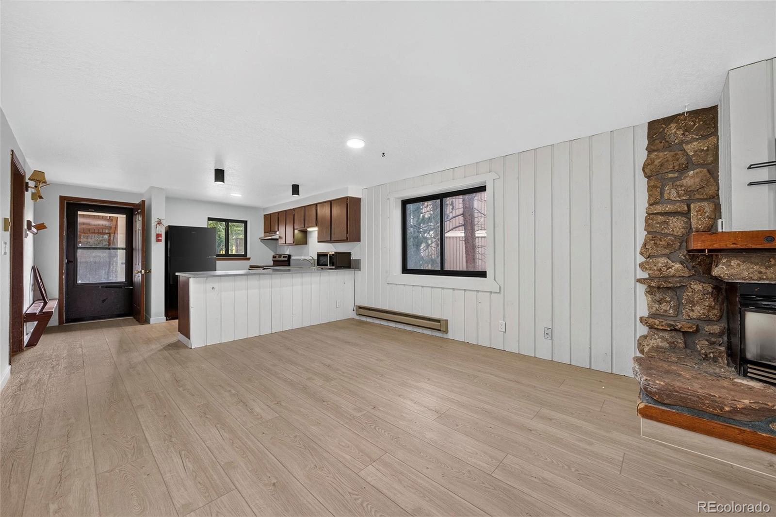 214 GCR 702/Village Dr Unit: 17-201
