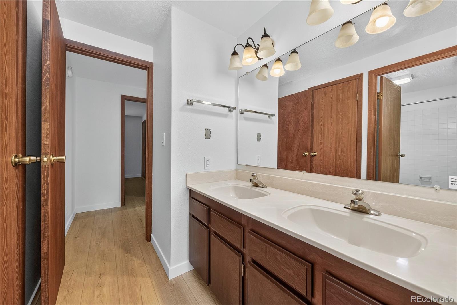 214 GCR 702/Village Dr Unit: 17-201