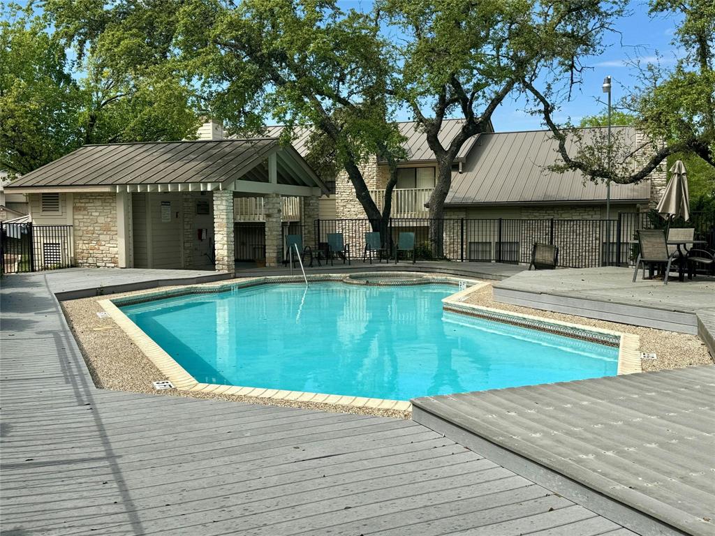 2201 Lakeway BLVD Unit: 25