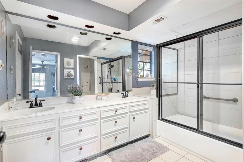 2201 Lakeway BLVD Unit: 25