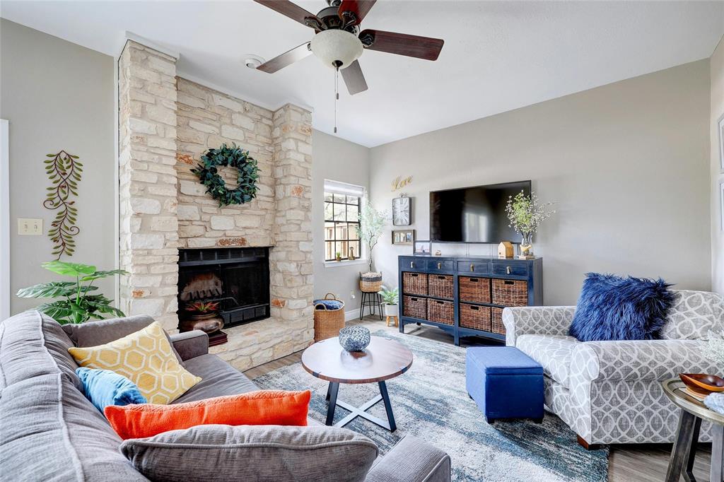 2201 Lakeway BLVD Unit: 25