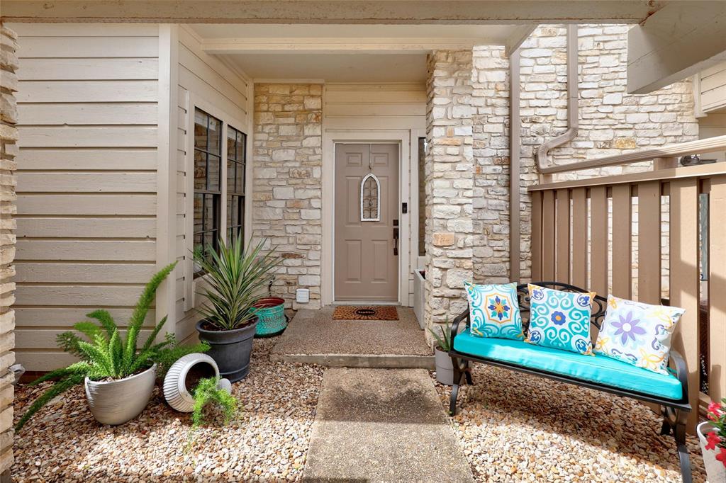 2201 Lakeway BLVD Unit: 25
