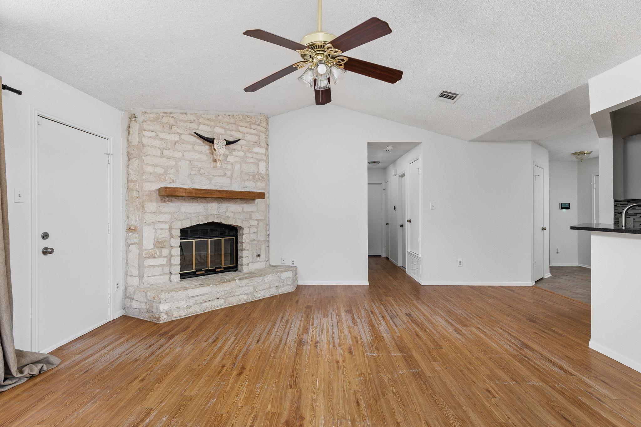 8701 Palace PKWY