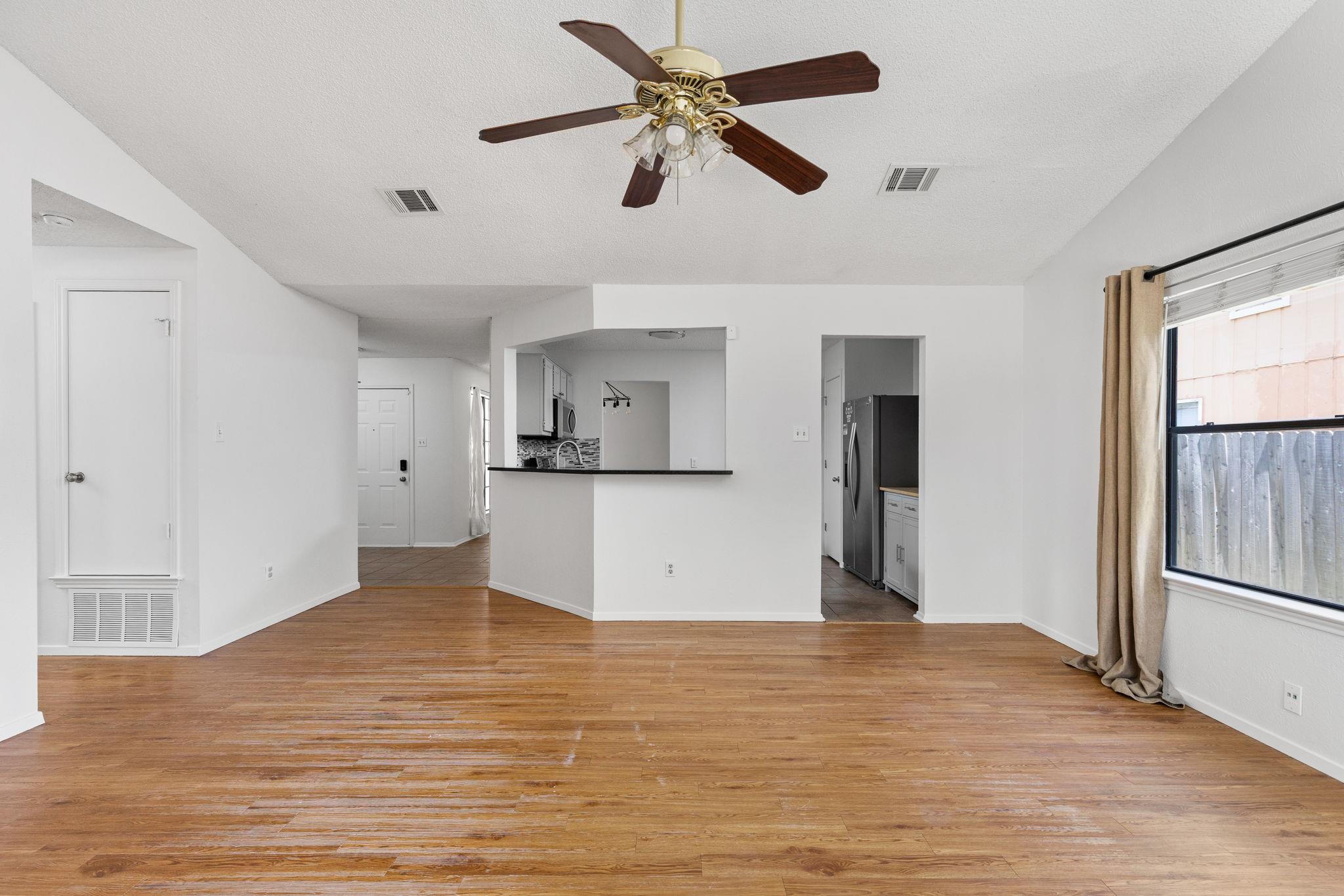 8701 Palace PKWY