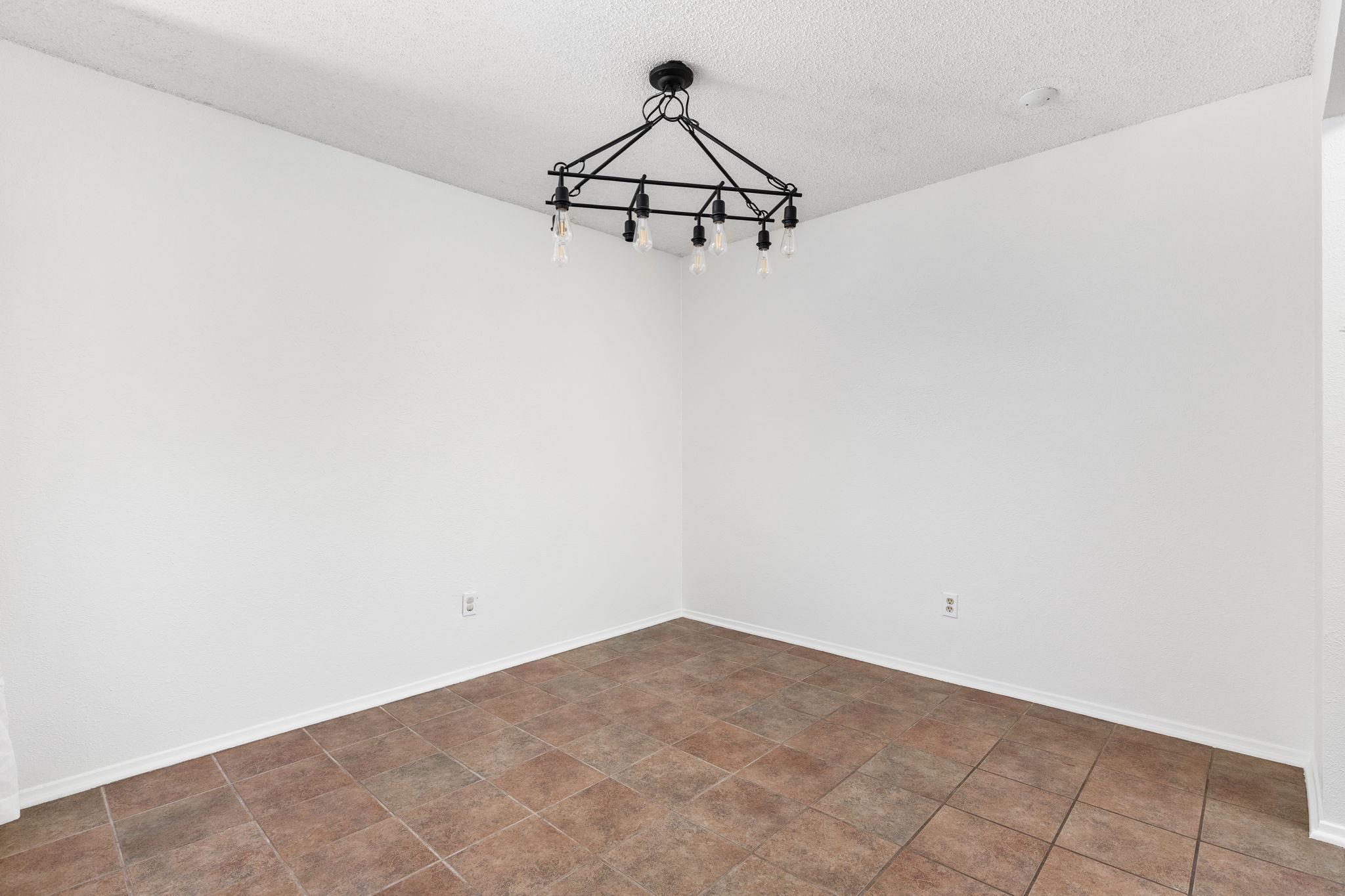 8701 Palace PKWY
