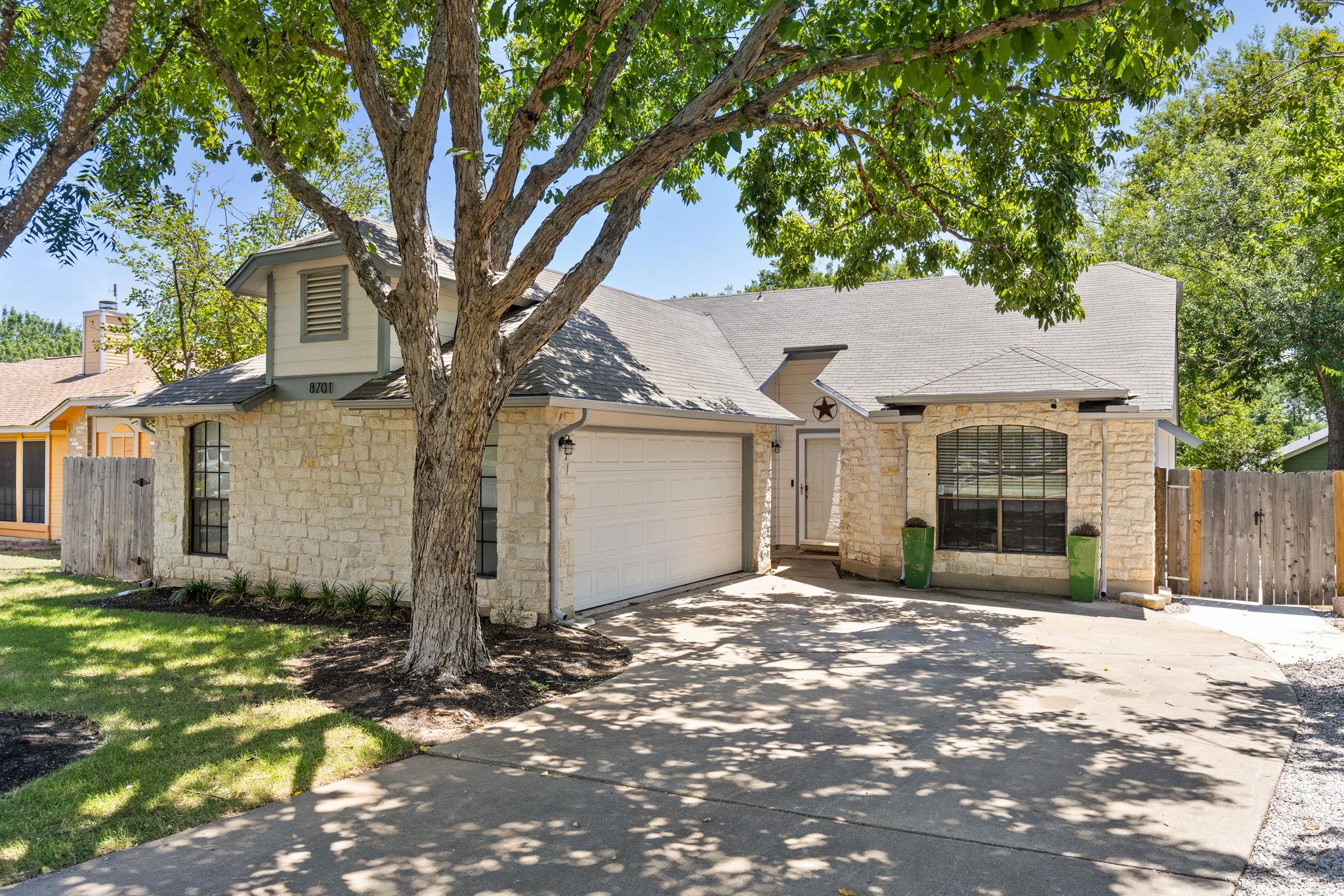 8701 Palace PKWY
