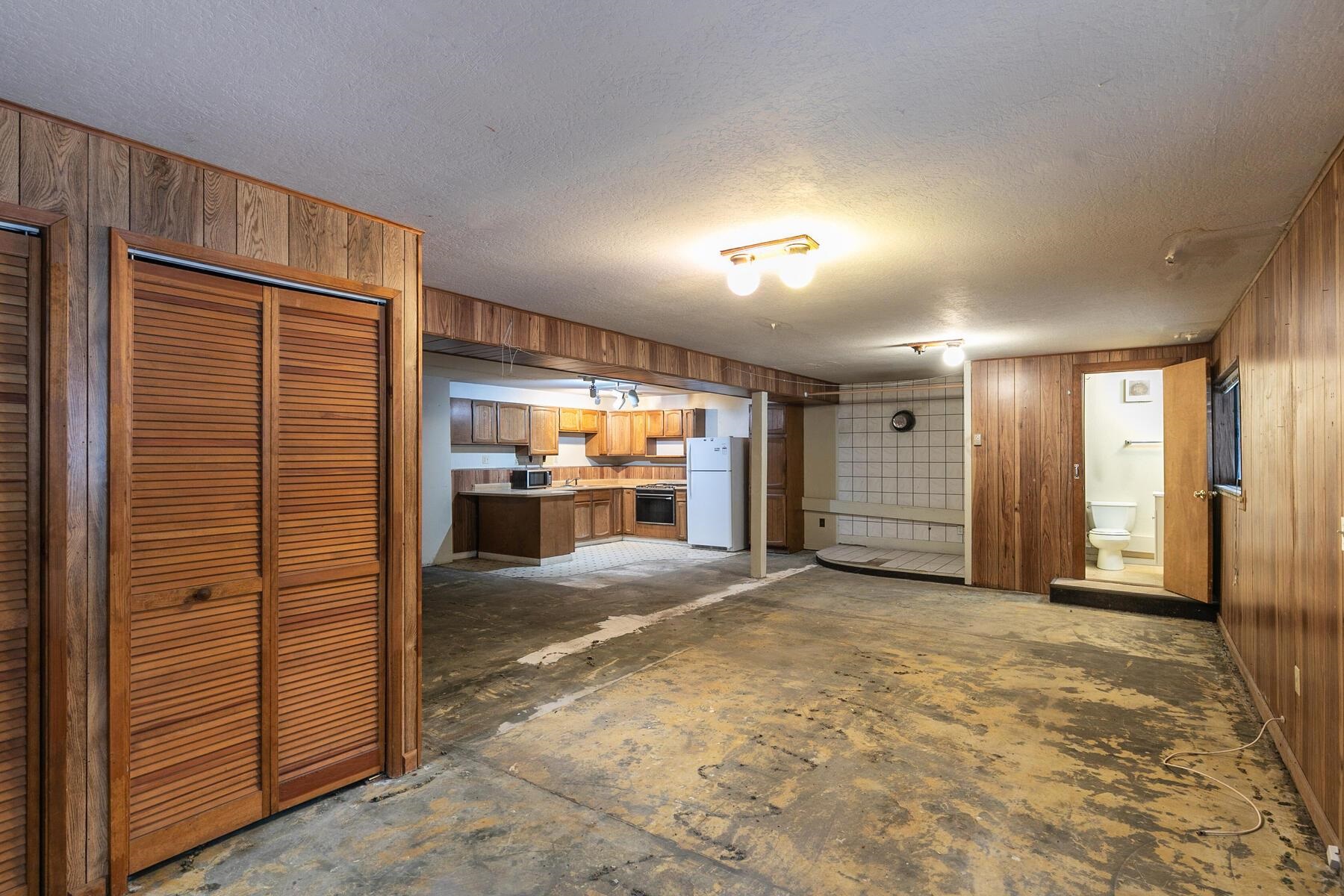 8585 River Road