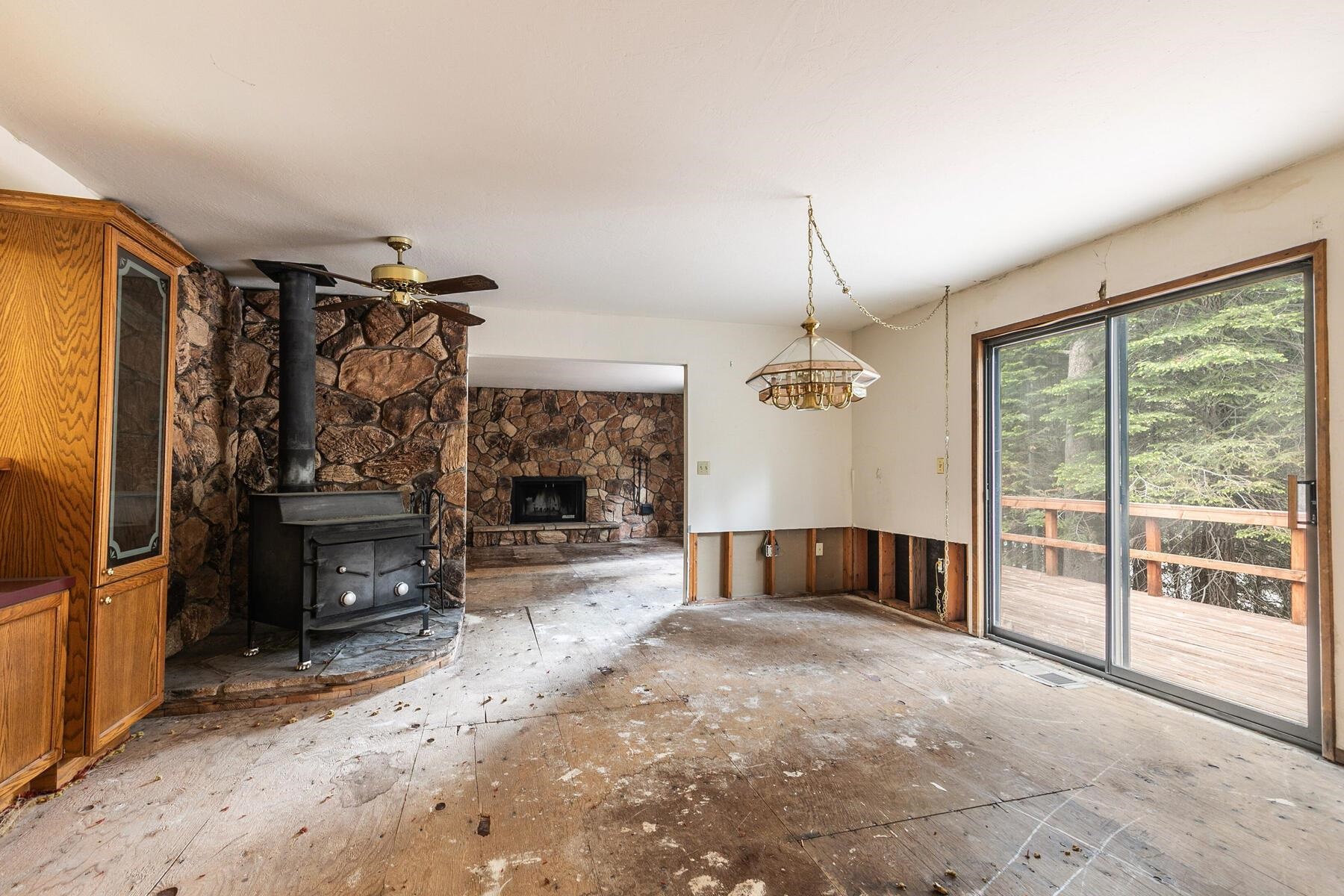 8585 River Road