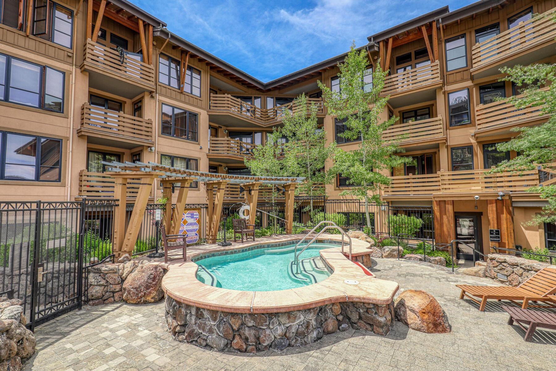 1750 Village East Road Unit: 5-212