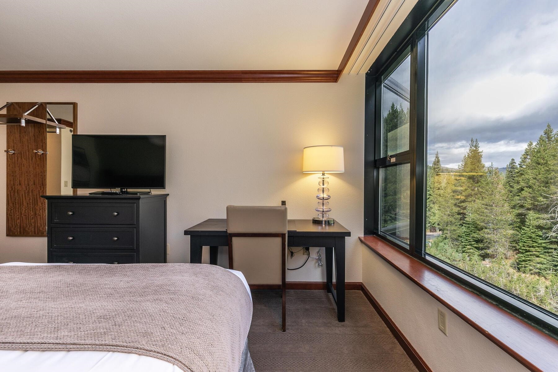 400 Squaw Creek Road Unit: 649/651