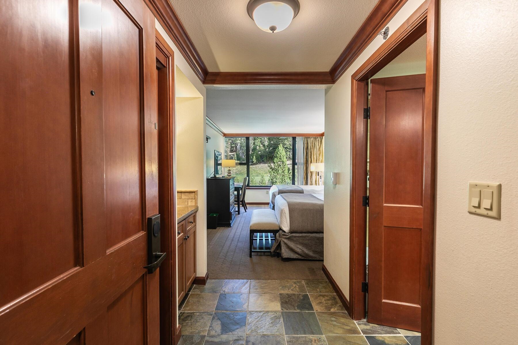 400 Squaw Creek Road Unit: 649/651