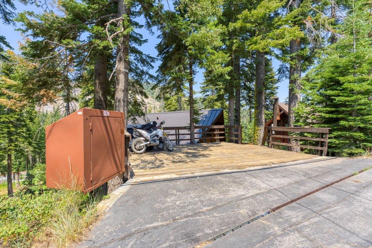1670 Upper Bench Road