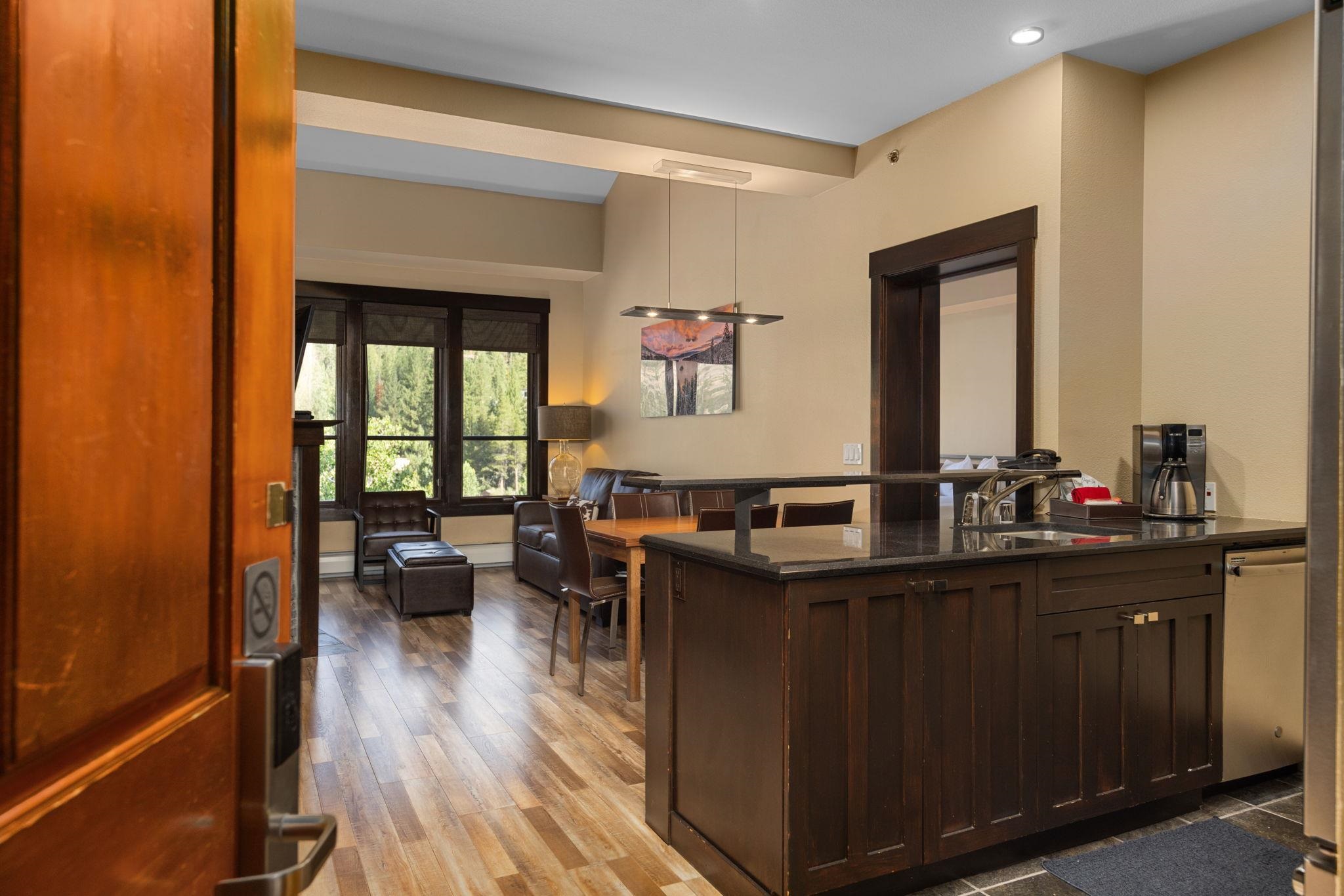 1850 Village South Road Unit: 4-425