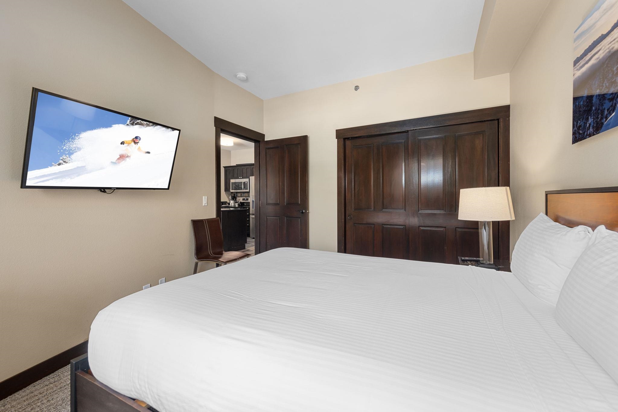 1850 Village South Road Unit: 4-425