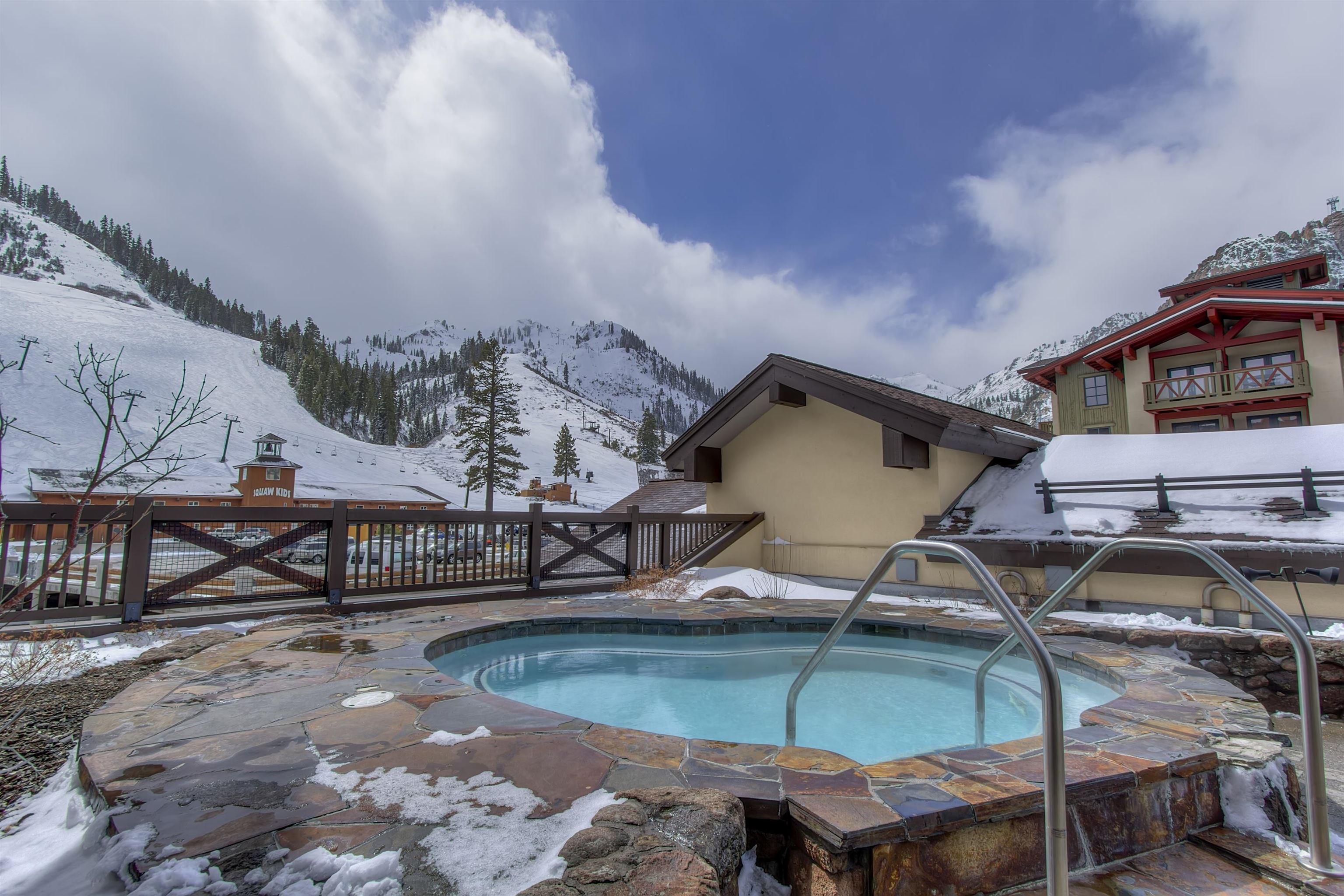 1850 Village South Road Unit: 417 (4-417)