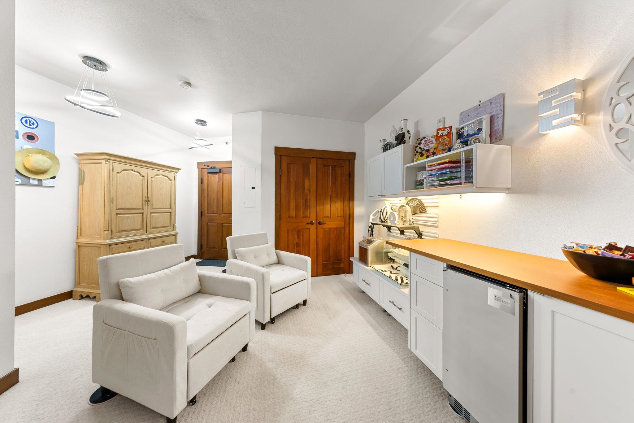 1750 Village East Road Unit: 5-409