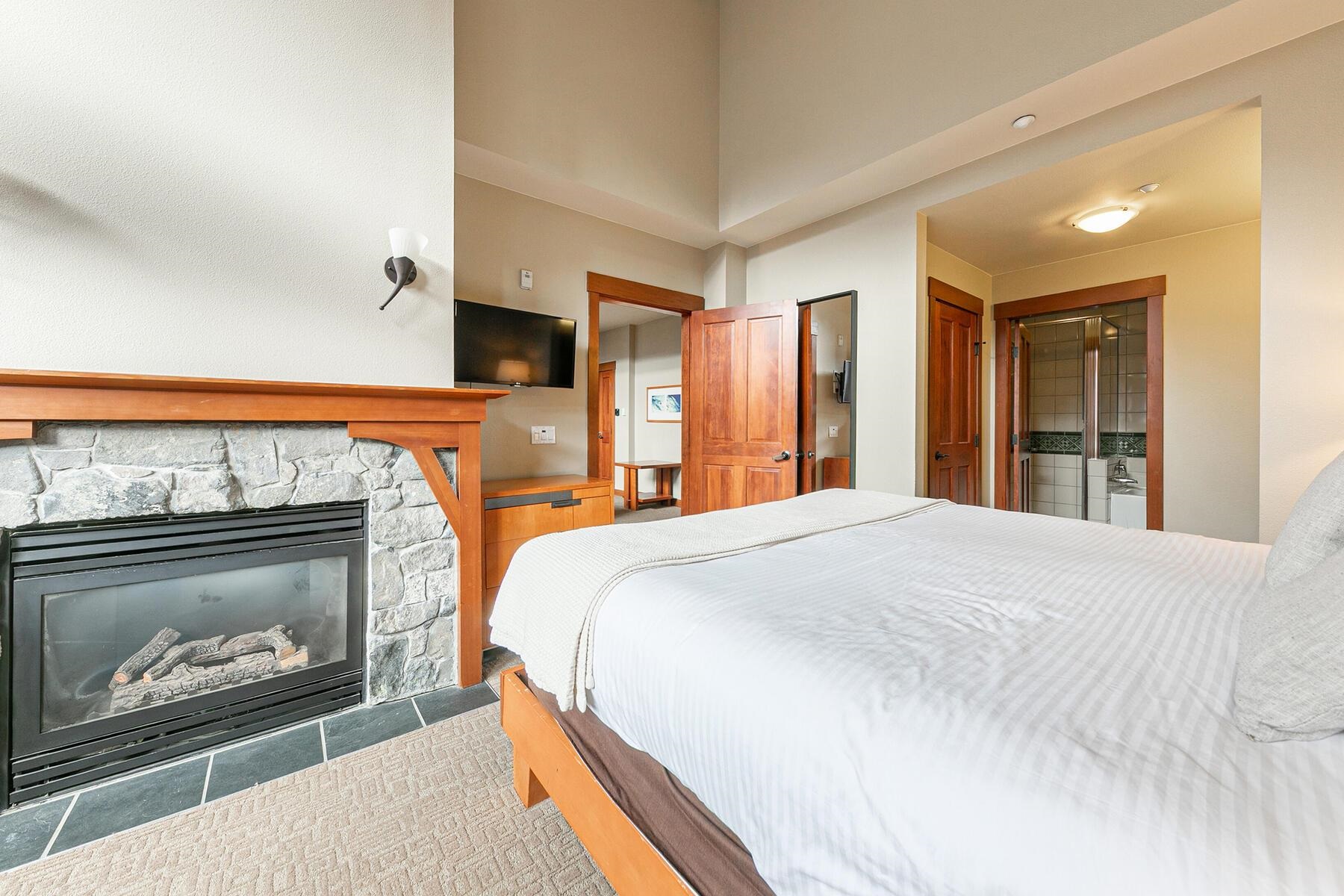 1750 Village East Road Unit: 5242