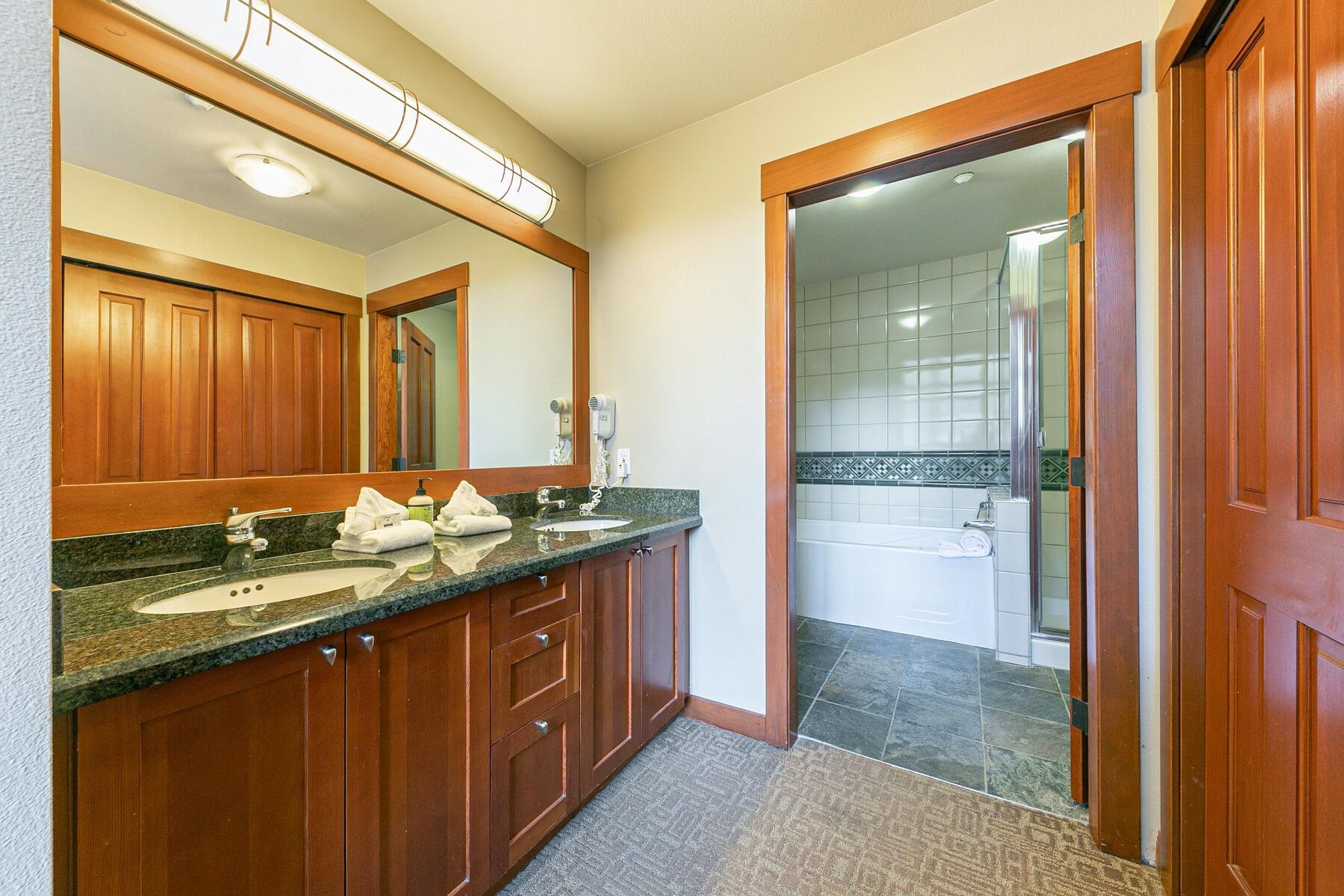 1750 Village East Road Unit: 5242