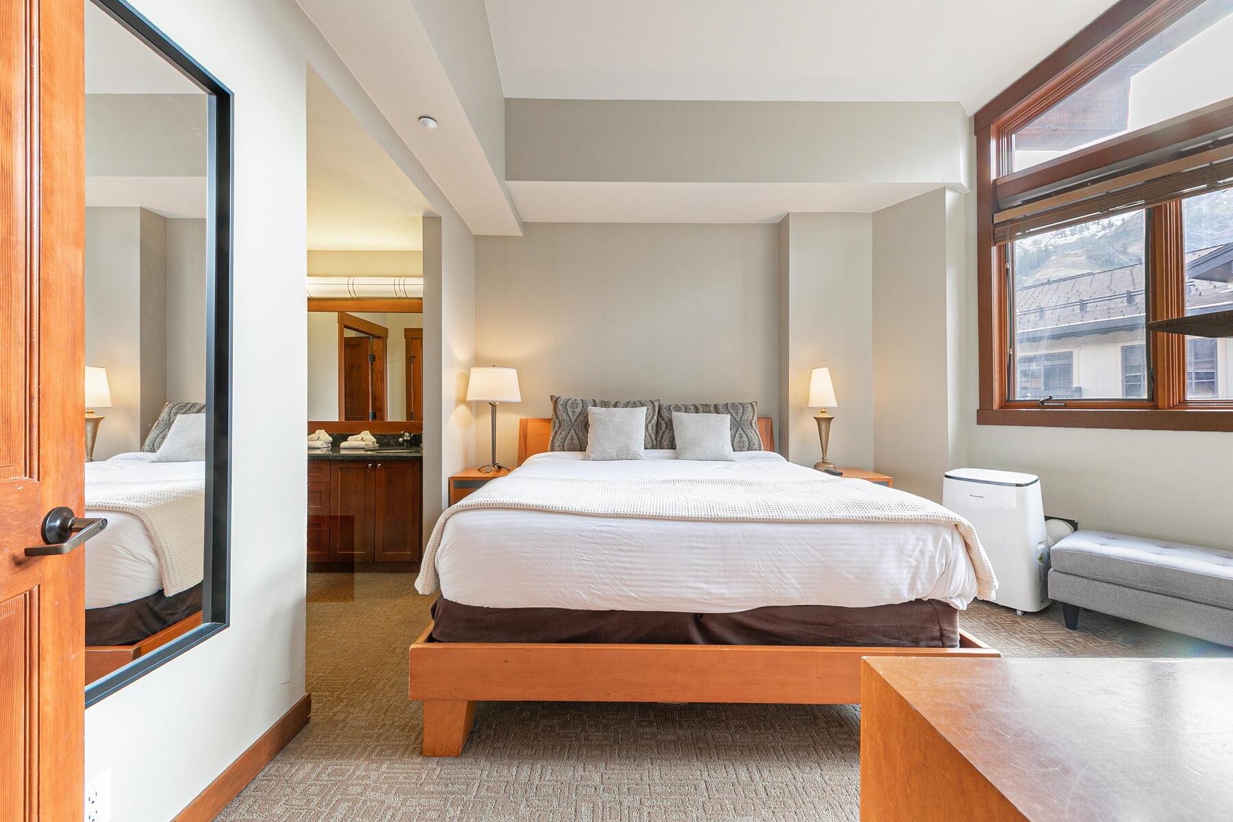 1750 Village East Road Unit: 5242