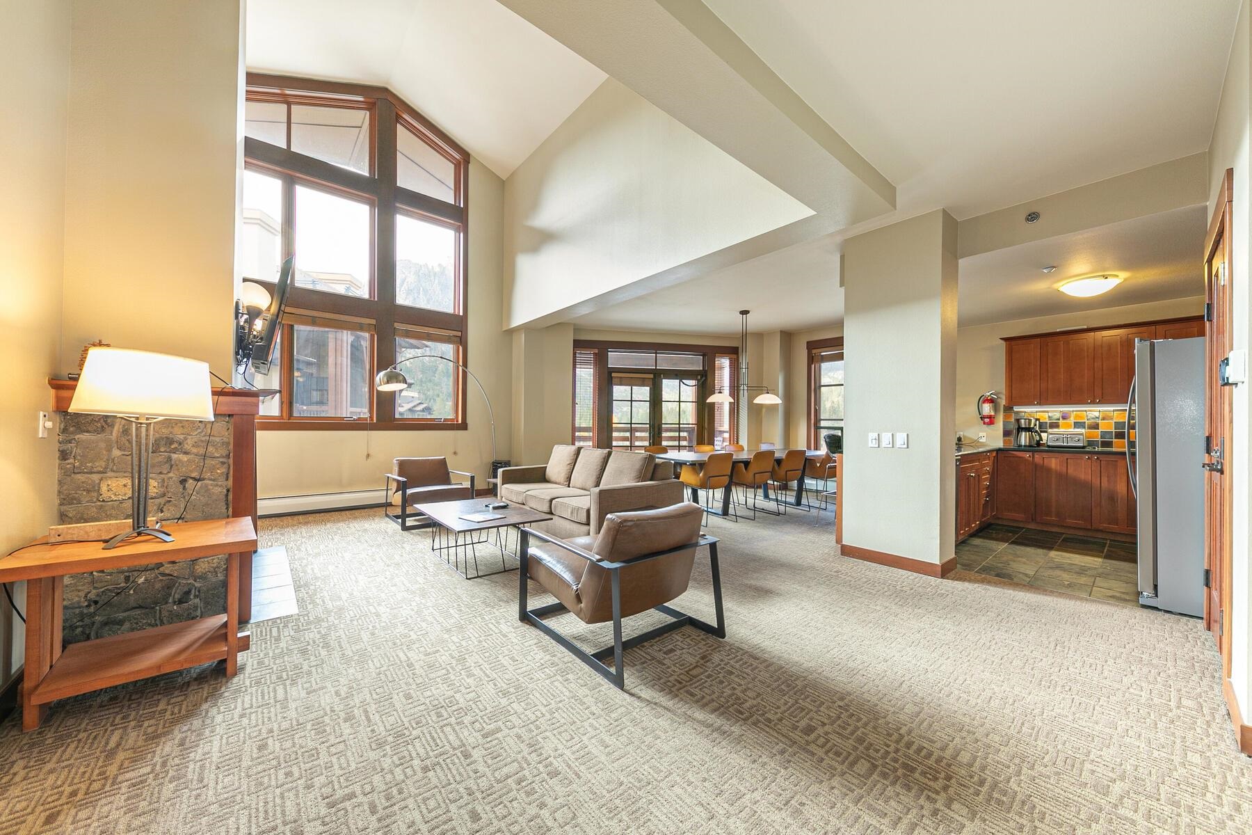 1750 Village East Road Unit: 5242