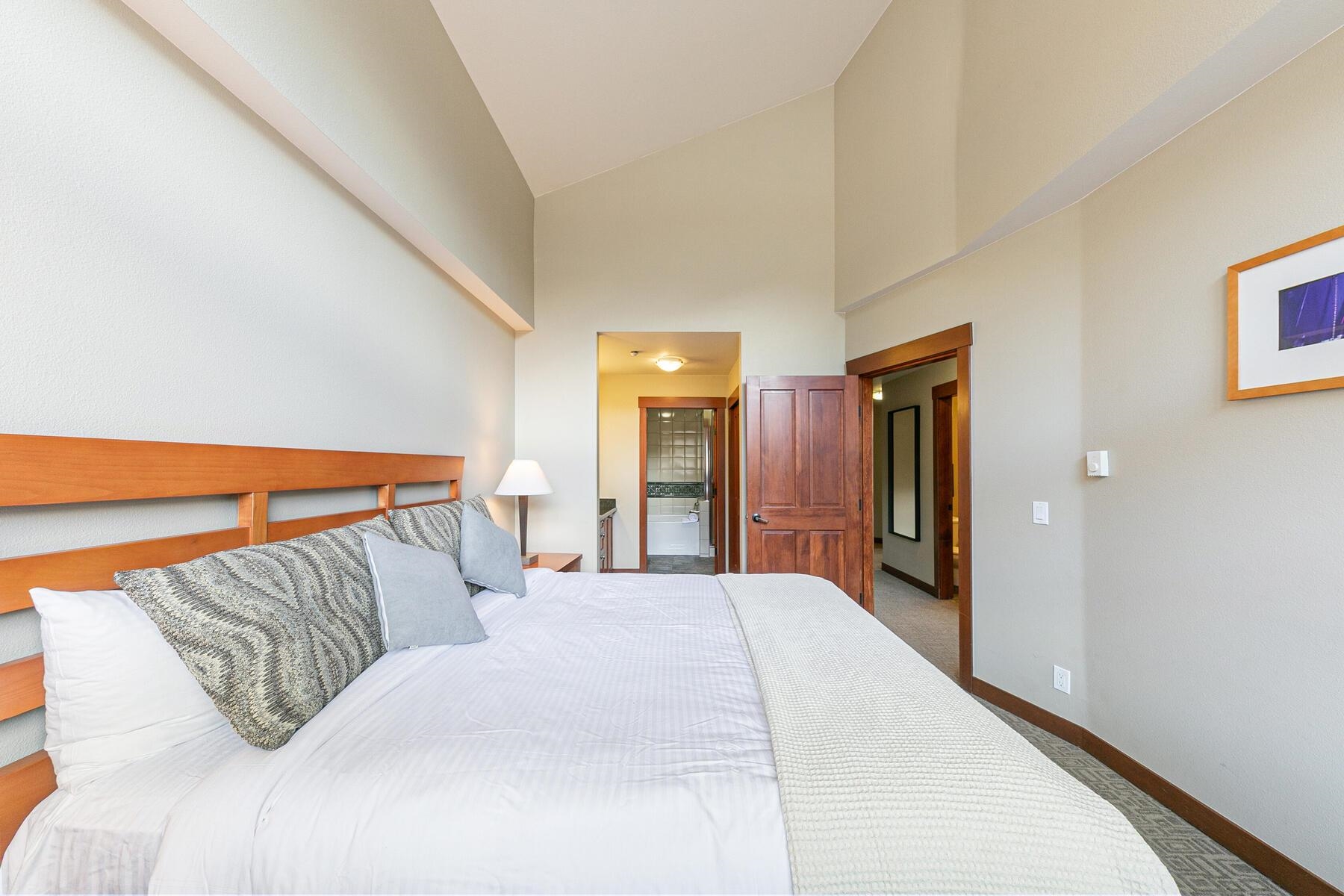 1750 Village East Road Unit: 5242