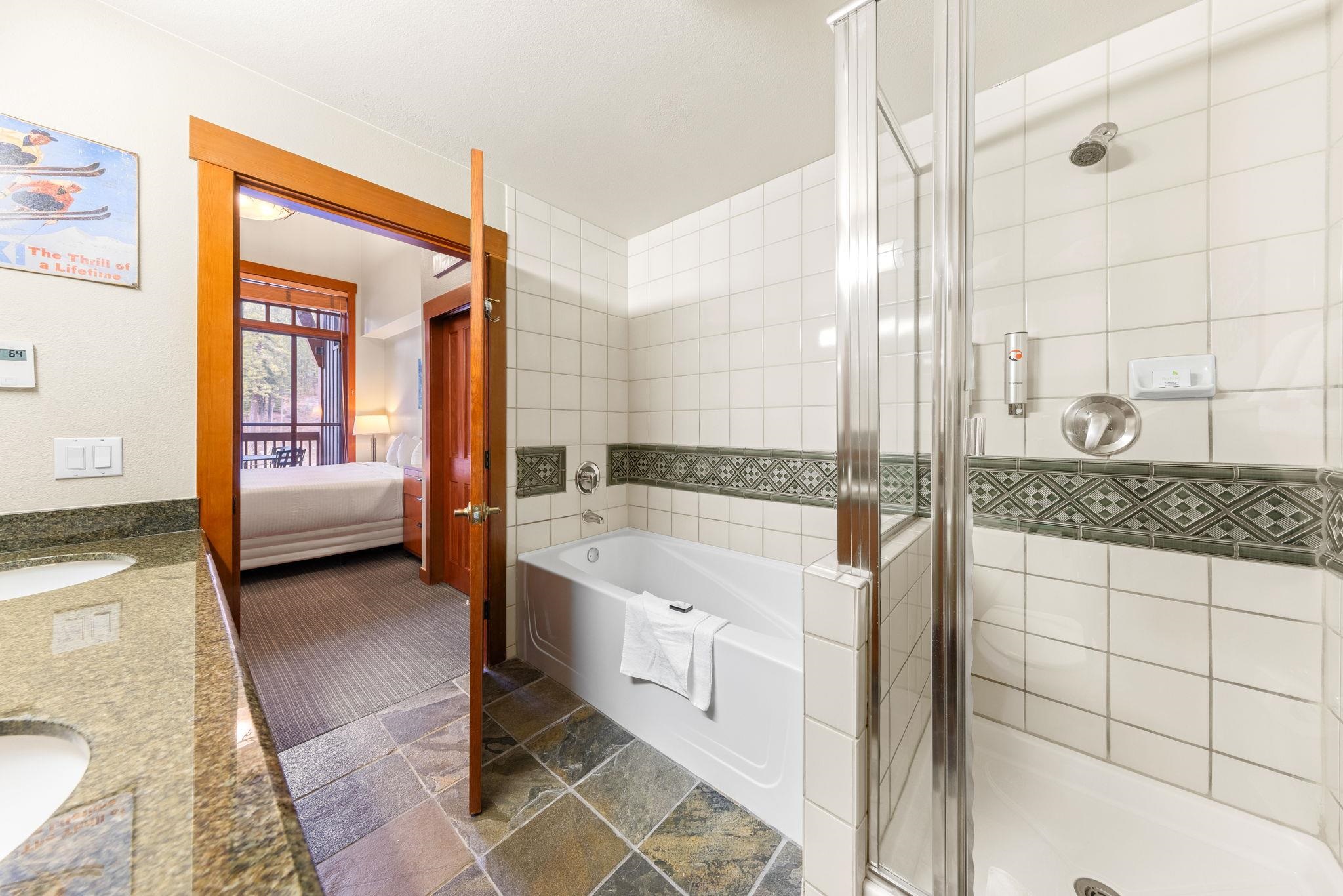 1850 Village South Road Unit: 4-417 (417 West)