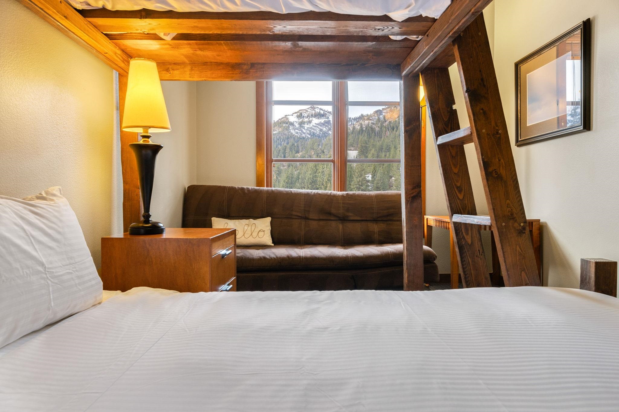 1850 Village South Road Unit: 4-417 (417 West)