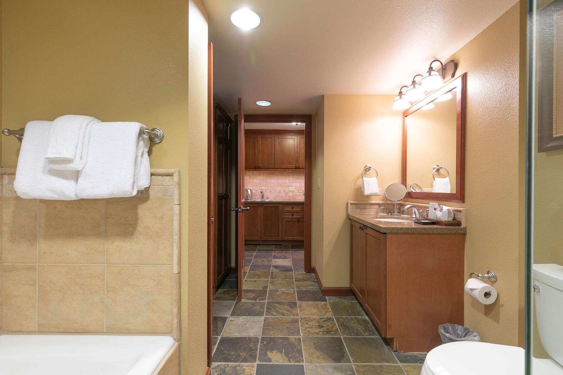 400 Resort Road Unit: 249/251