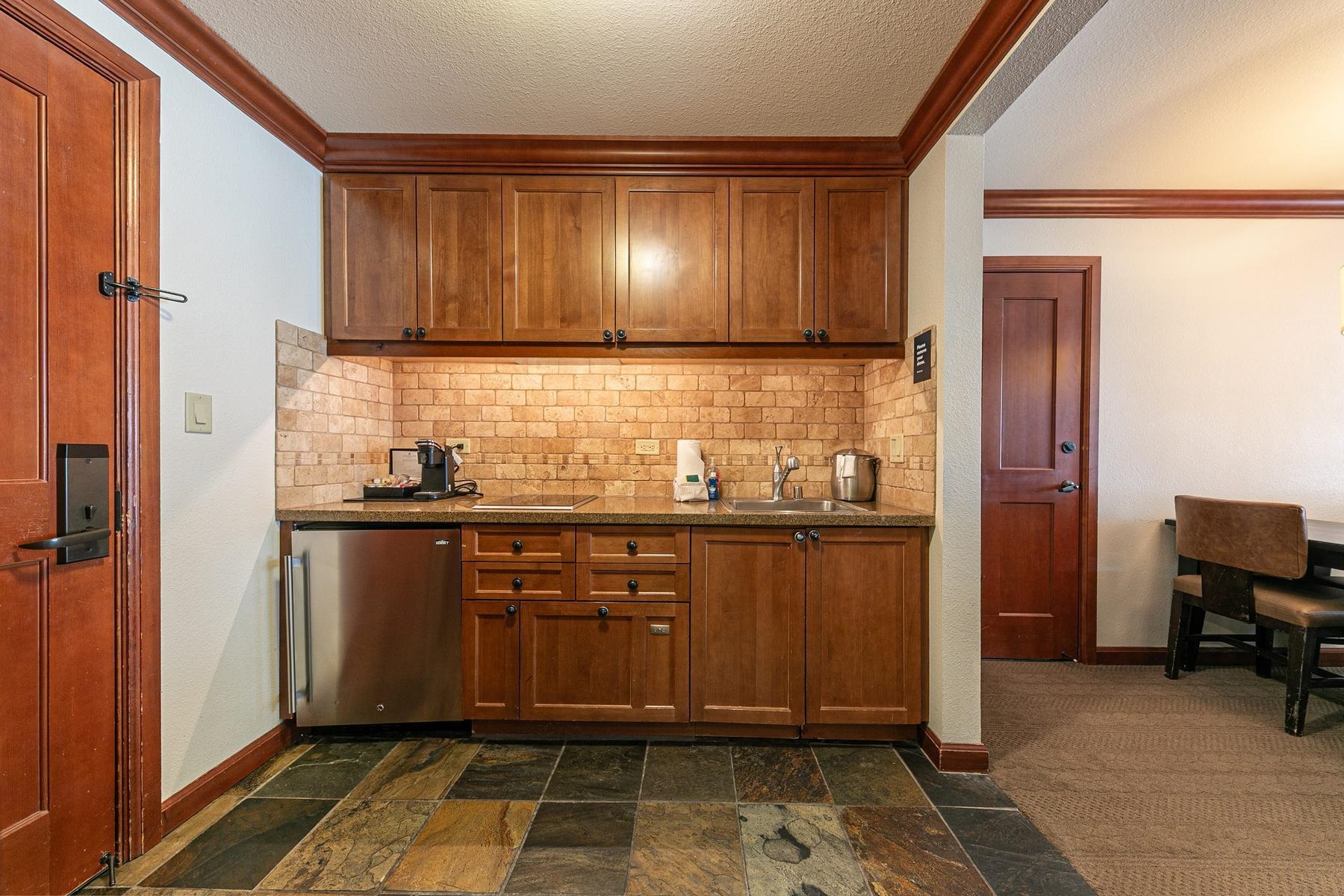 400 Resort Road # 523 Unit: #521-523