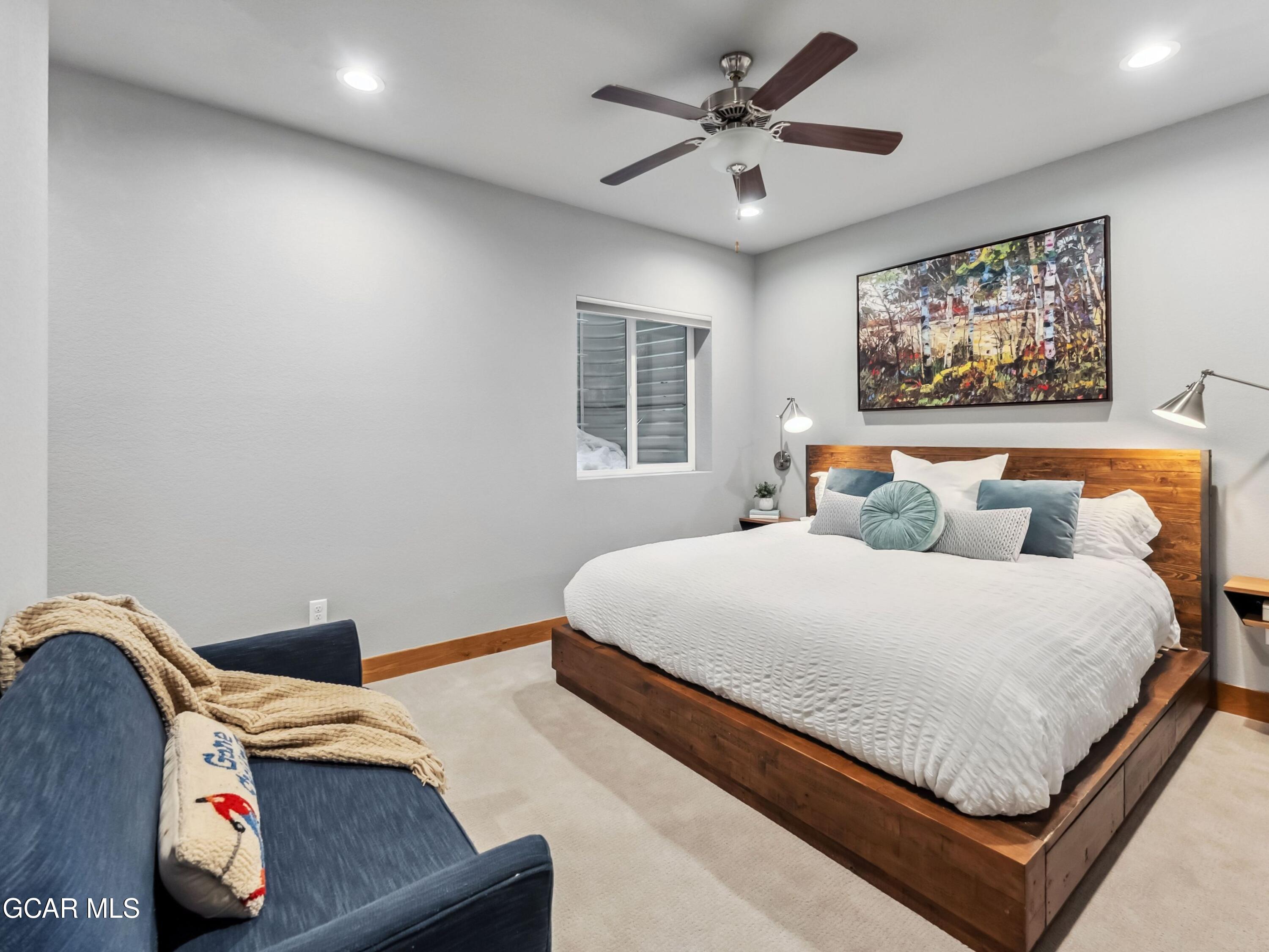 168 LOOKOUT POINT