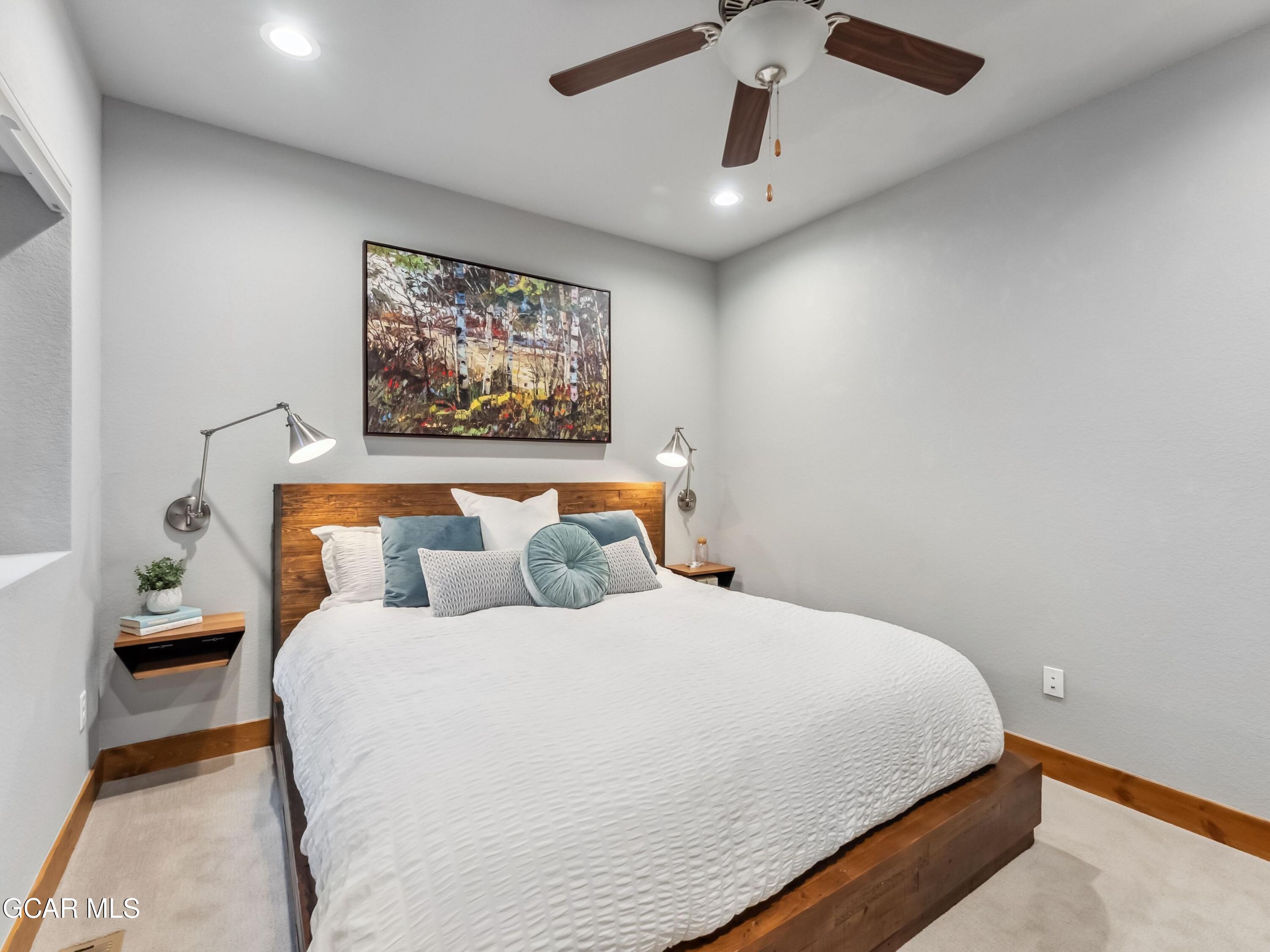 168 LOOKOUT POINT