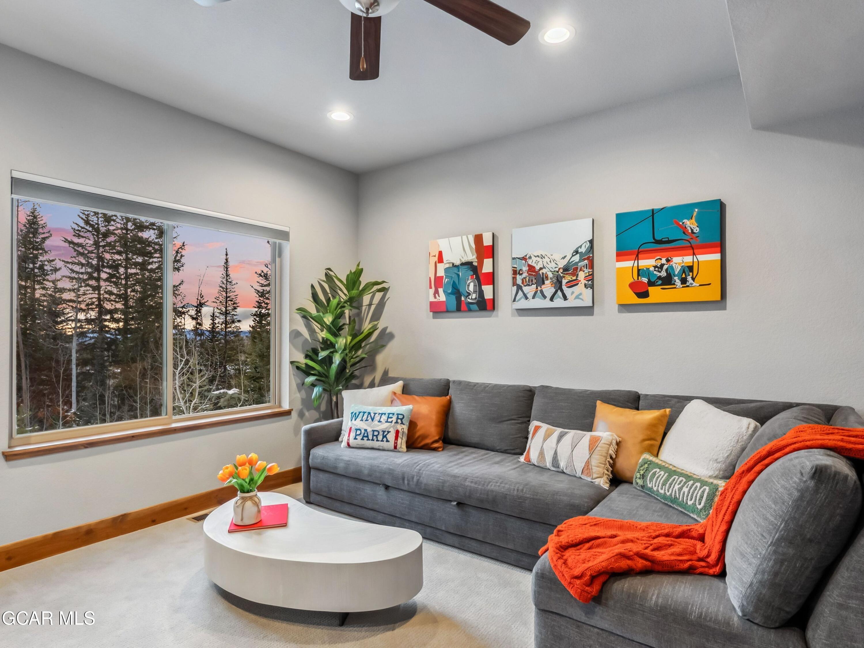 168 LOOKOUT POINT