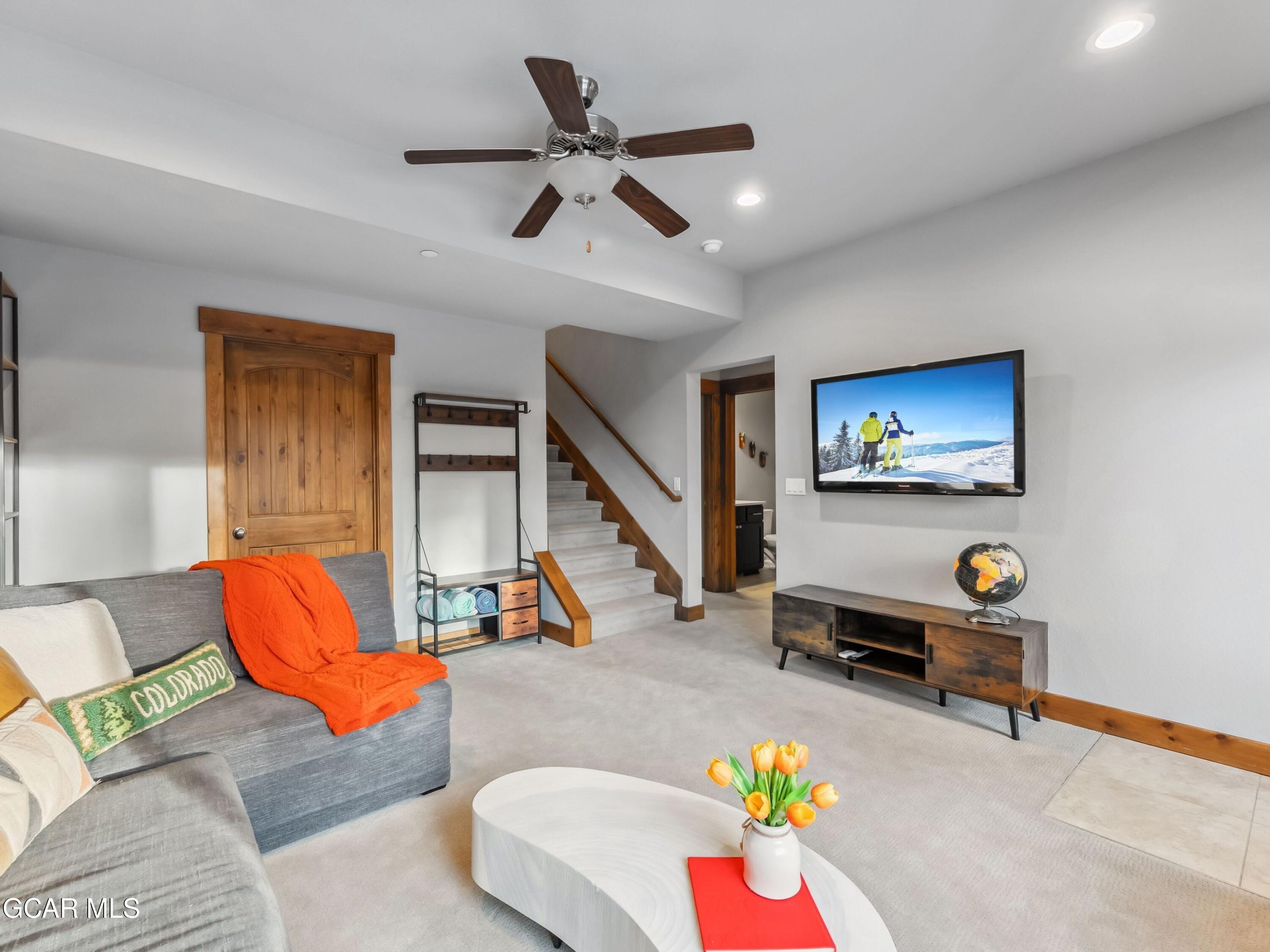 168 LOOKOUT POINT