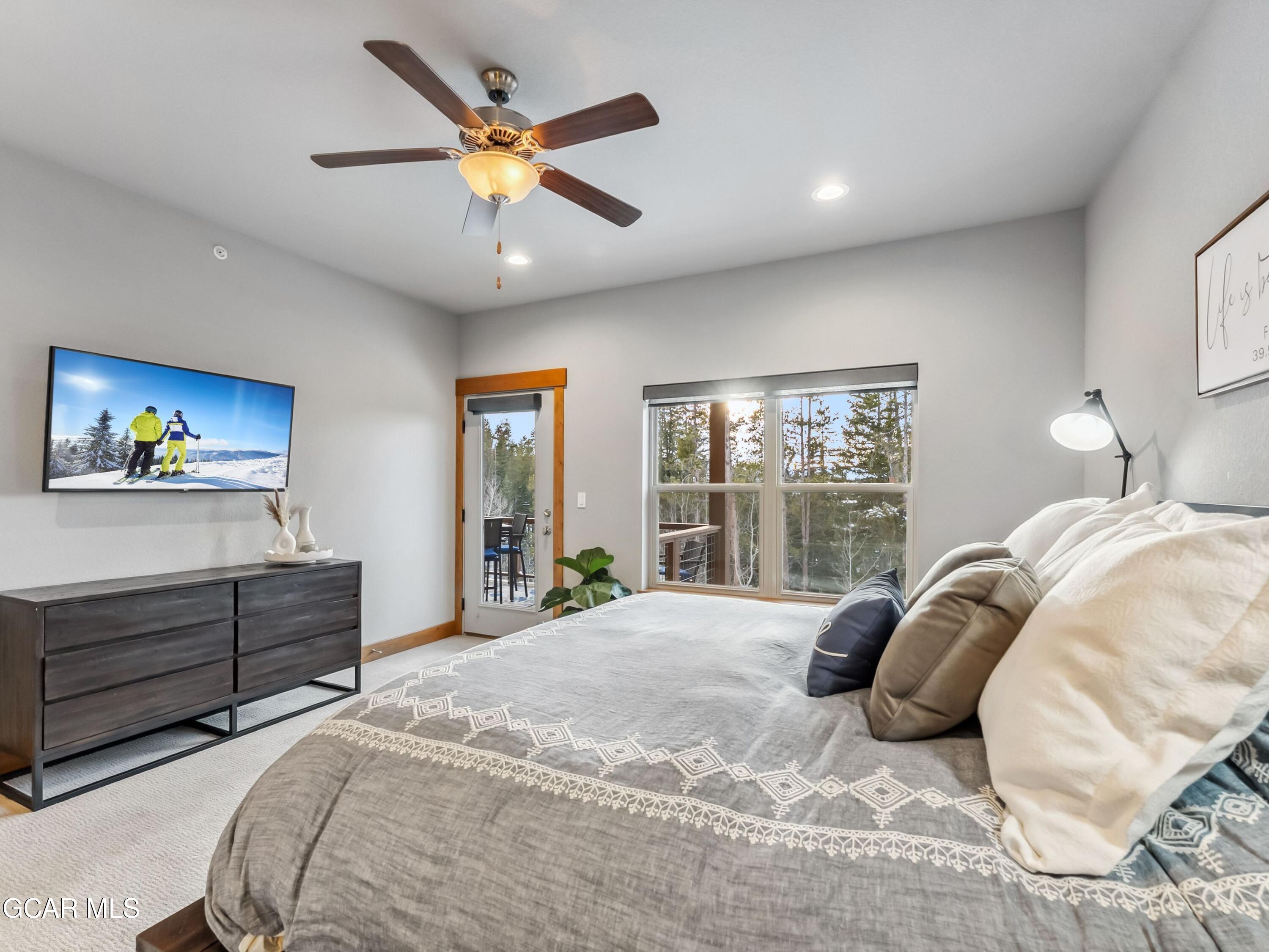 168 LOOKOUT POINT