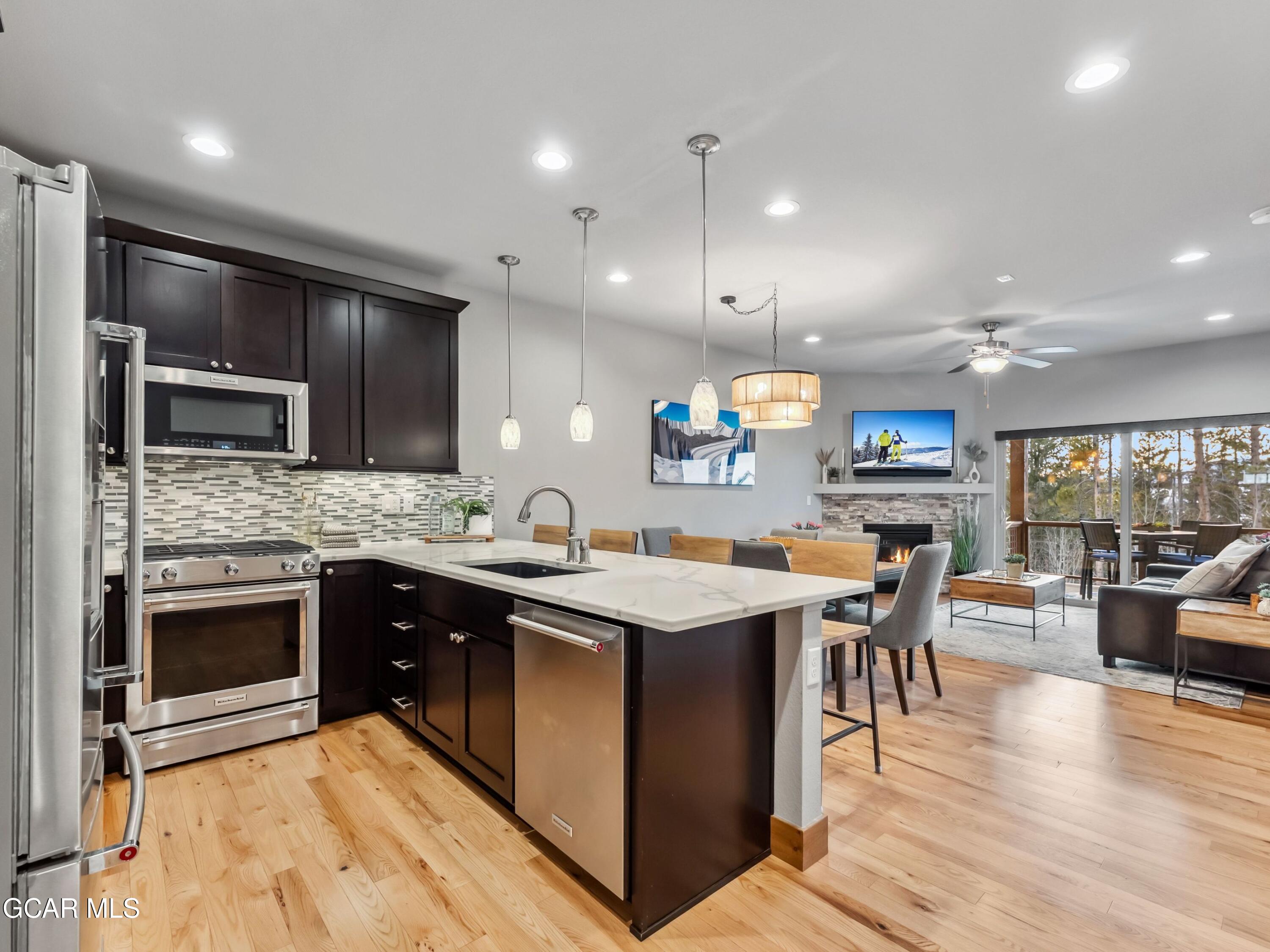 168 LOOKOUT POINT