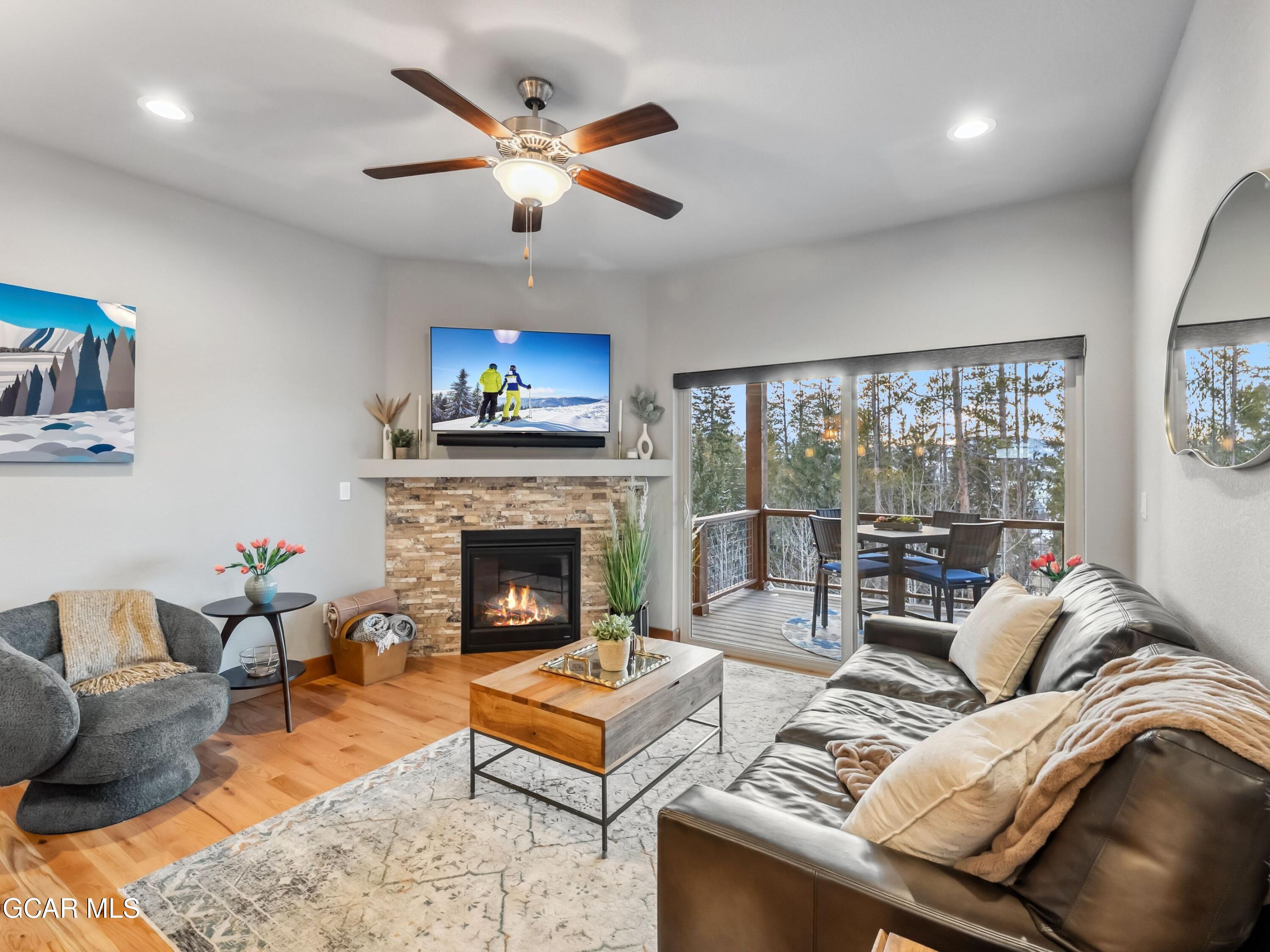 168 LOOKOUT POINT