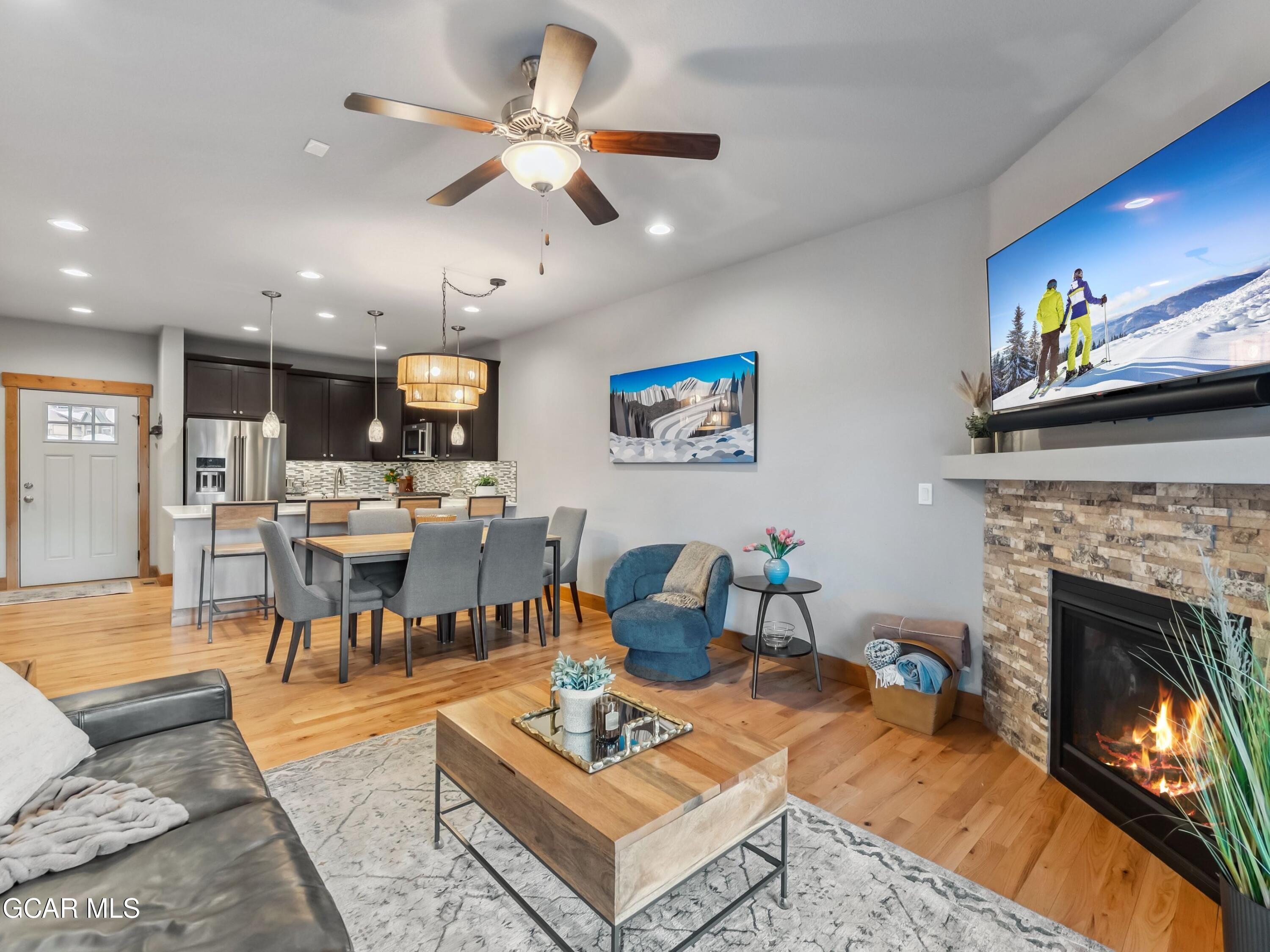 168 LOOKOUT POINT