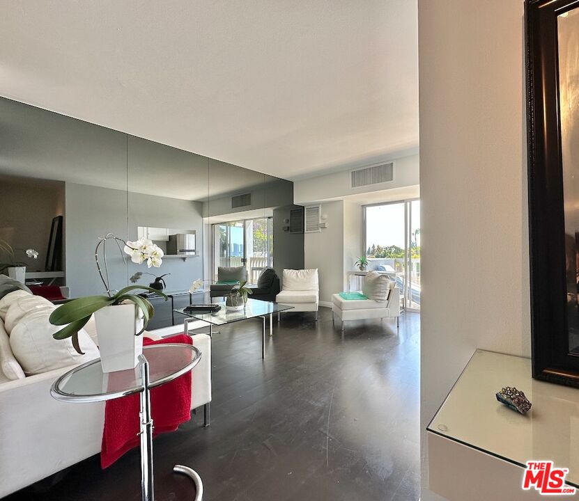 999 N DOHENY DR Unit: 311