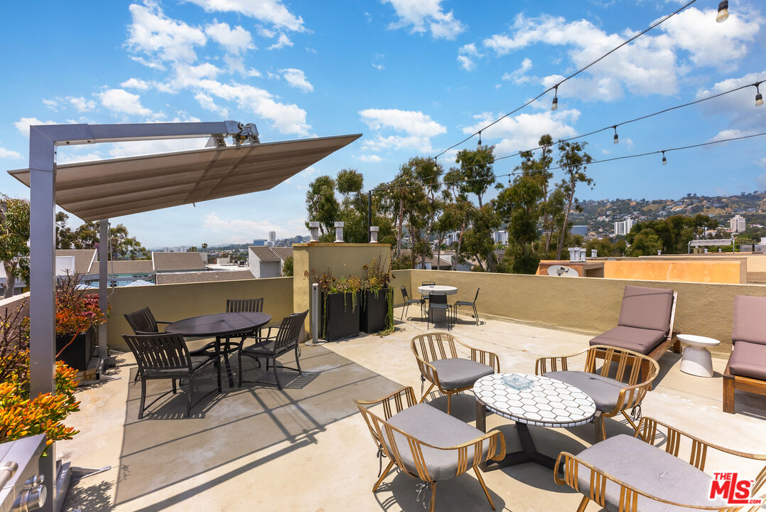 740 N Kings Rd Unit: 218