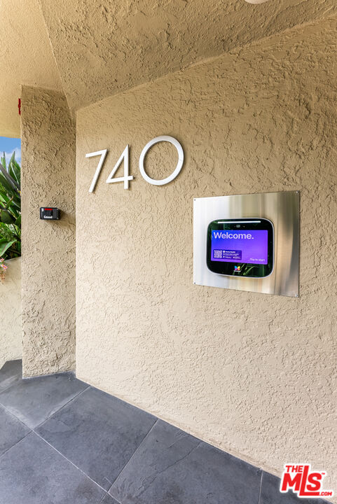 740 N Kings Rd Unit: 218