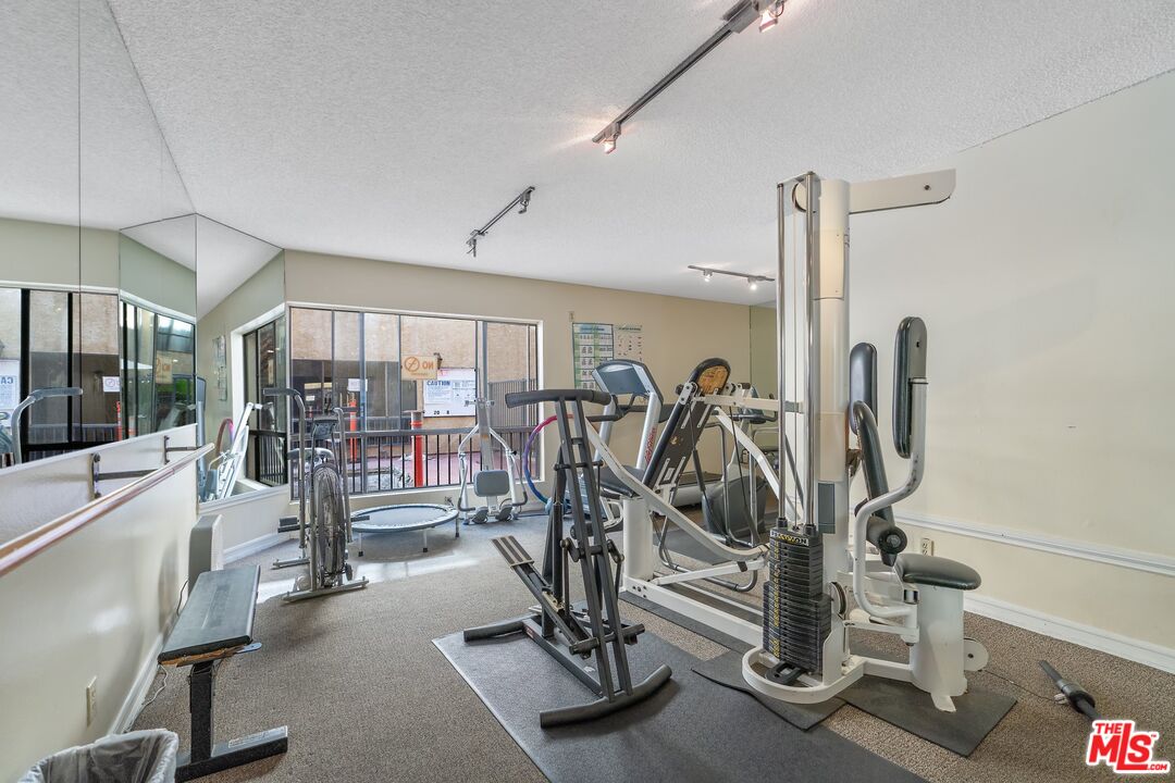1735 N Fuller Ave Unit: 330