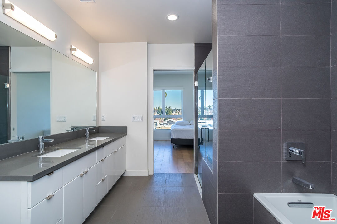 105 S Mariposa Ave Unit: 507